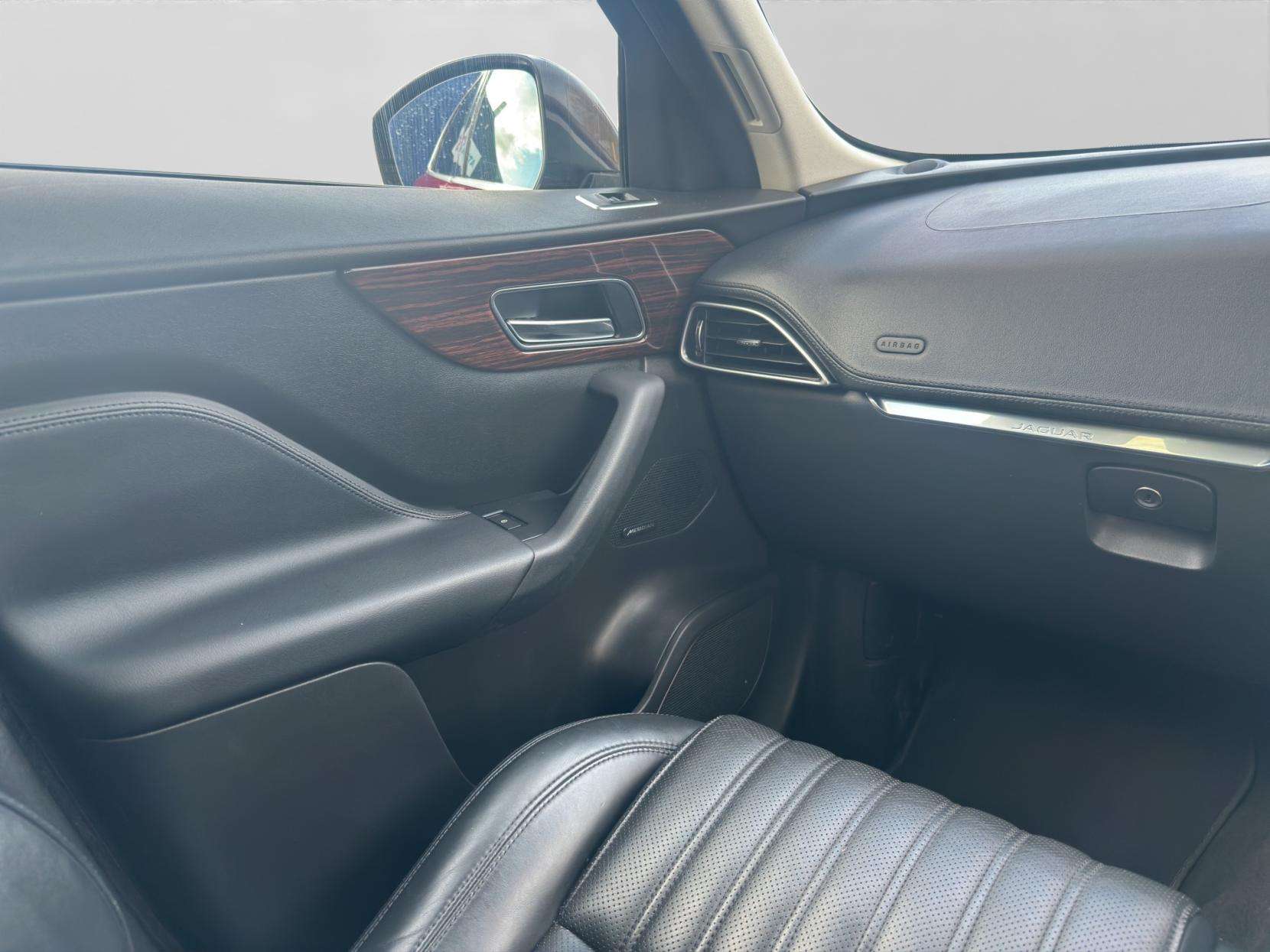 2017 JAGUAR F-PACE 2017 JAGUAR F-PACE