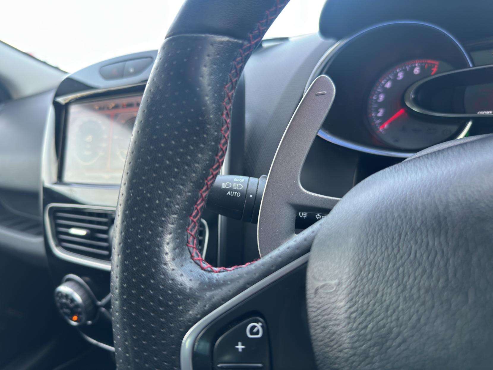 2017 RENAULT CLIO 2017 RENAULT CLIO