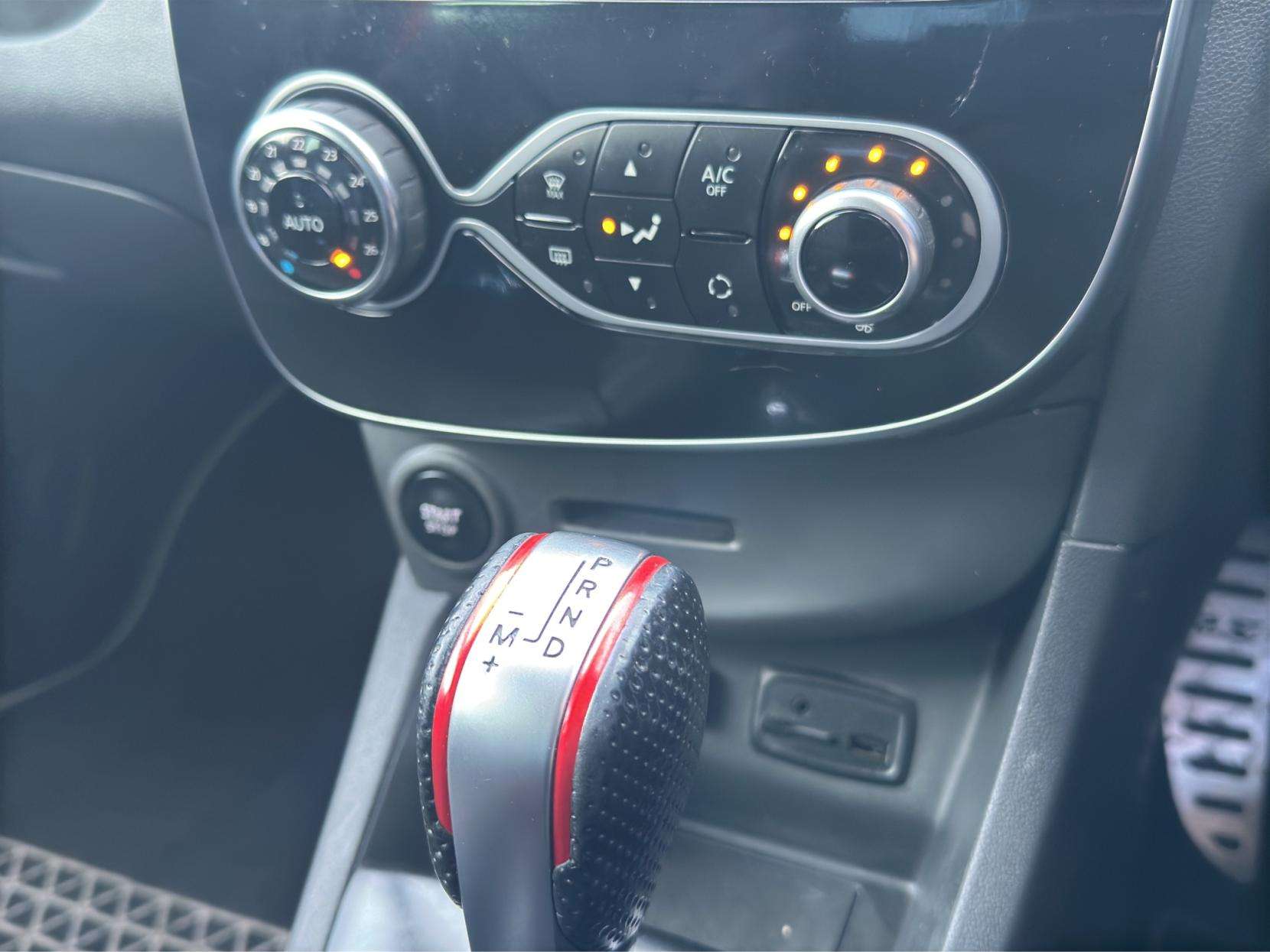 2017 RENAULT CLIO 2017 RENAULT CLIO