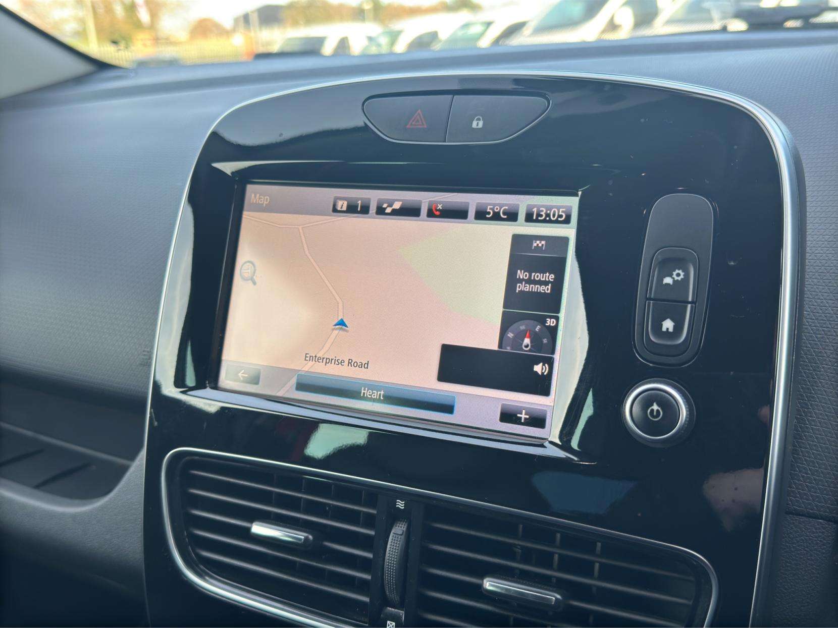 2017 RENAULT CLIO 2017 RENAULT CLIO