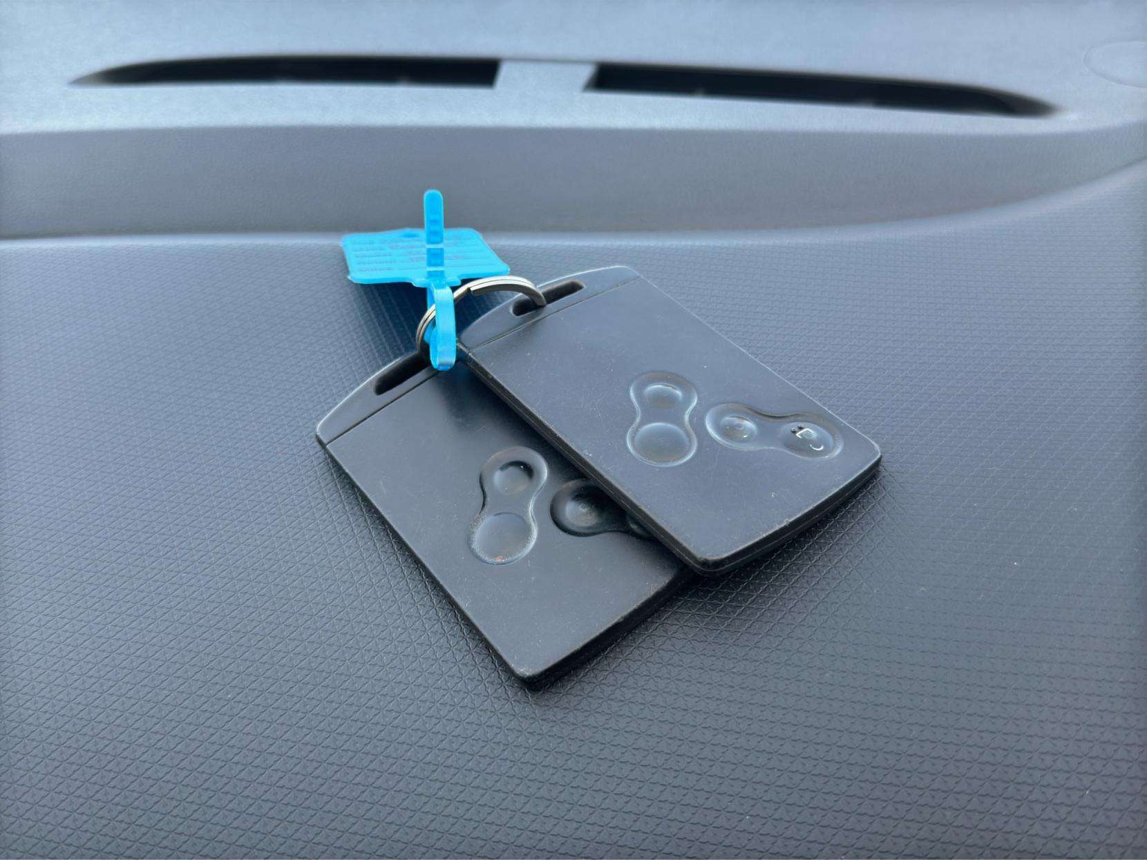 2017 RENAULT CLIO 2017 RENAULT CLIO