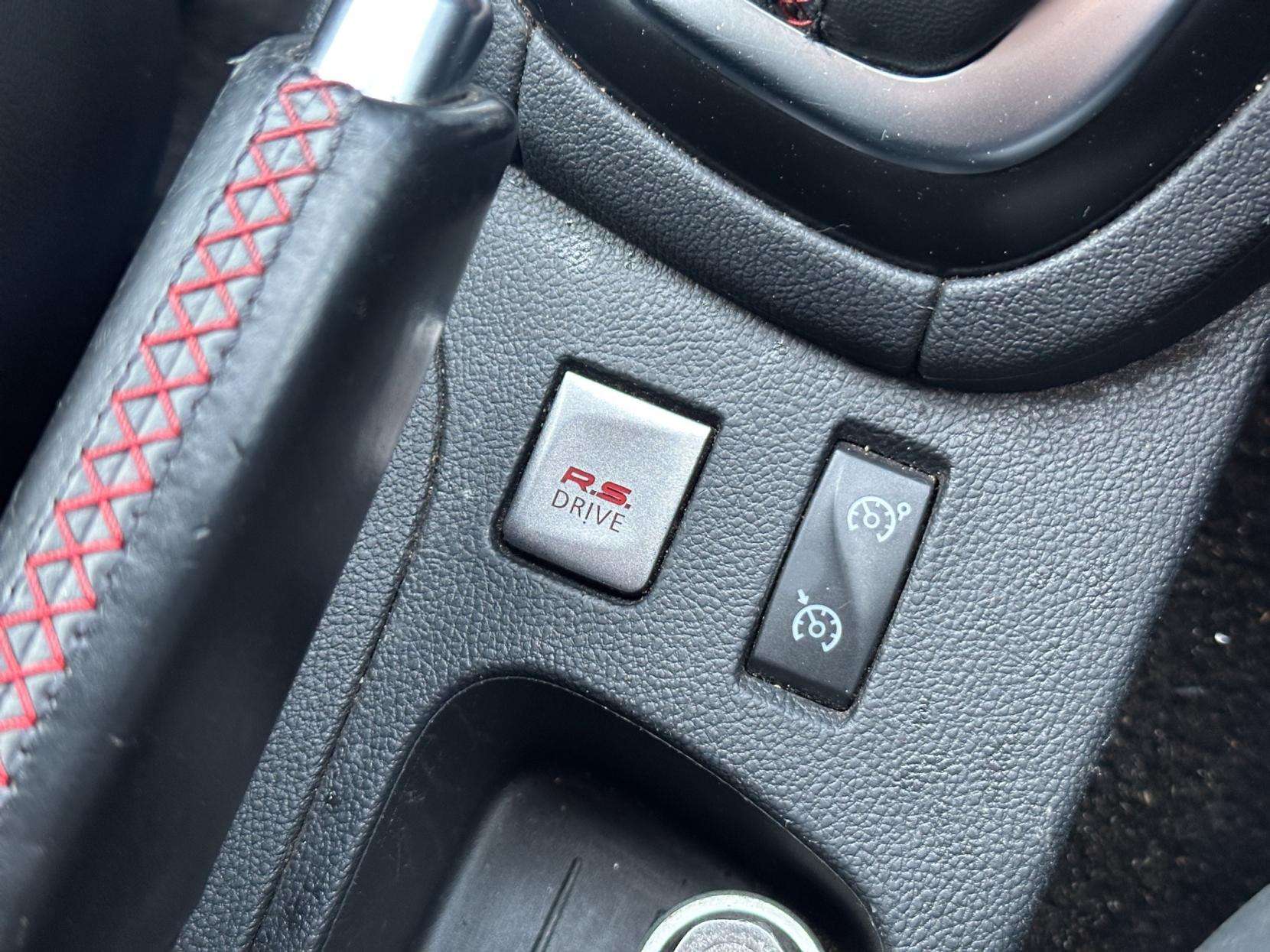 2017 RENAULT CLIO 2017 RENAULT CLIO