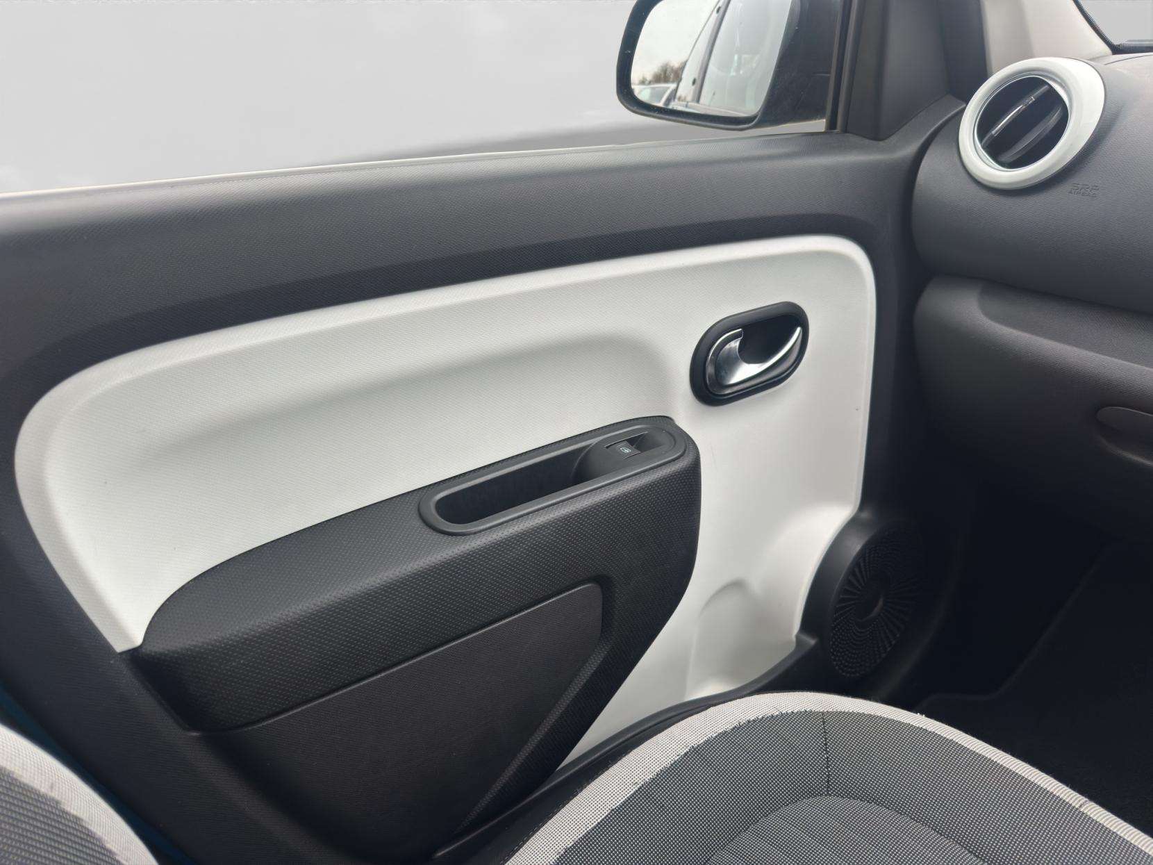 2017 RENAULT TWINGO 2017 RENAULT TWINGO