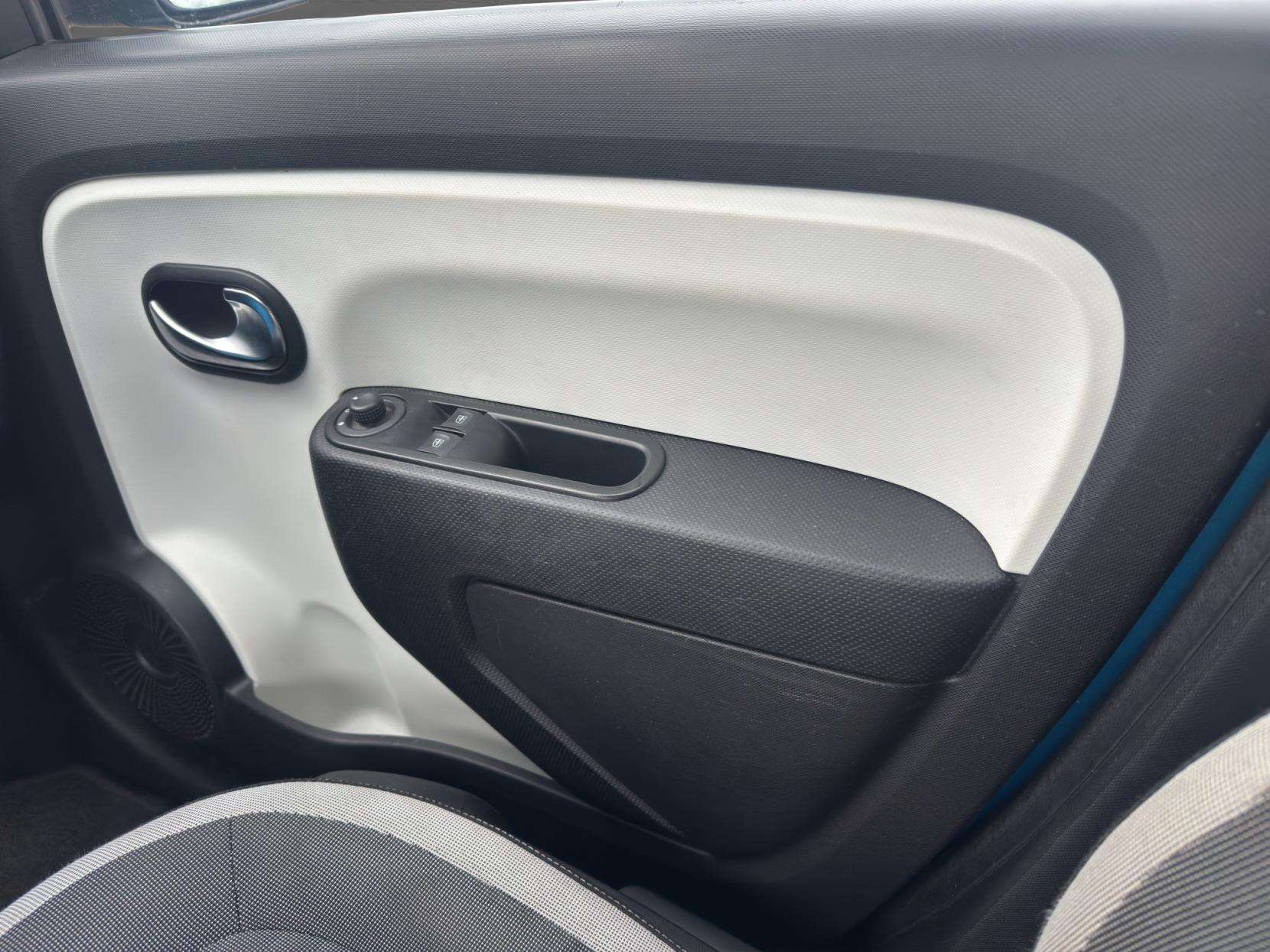 2017 RENAULT TWINGO 2017 RENAULT TWINGO