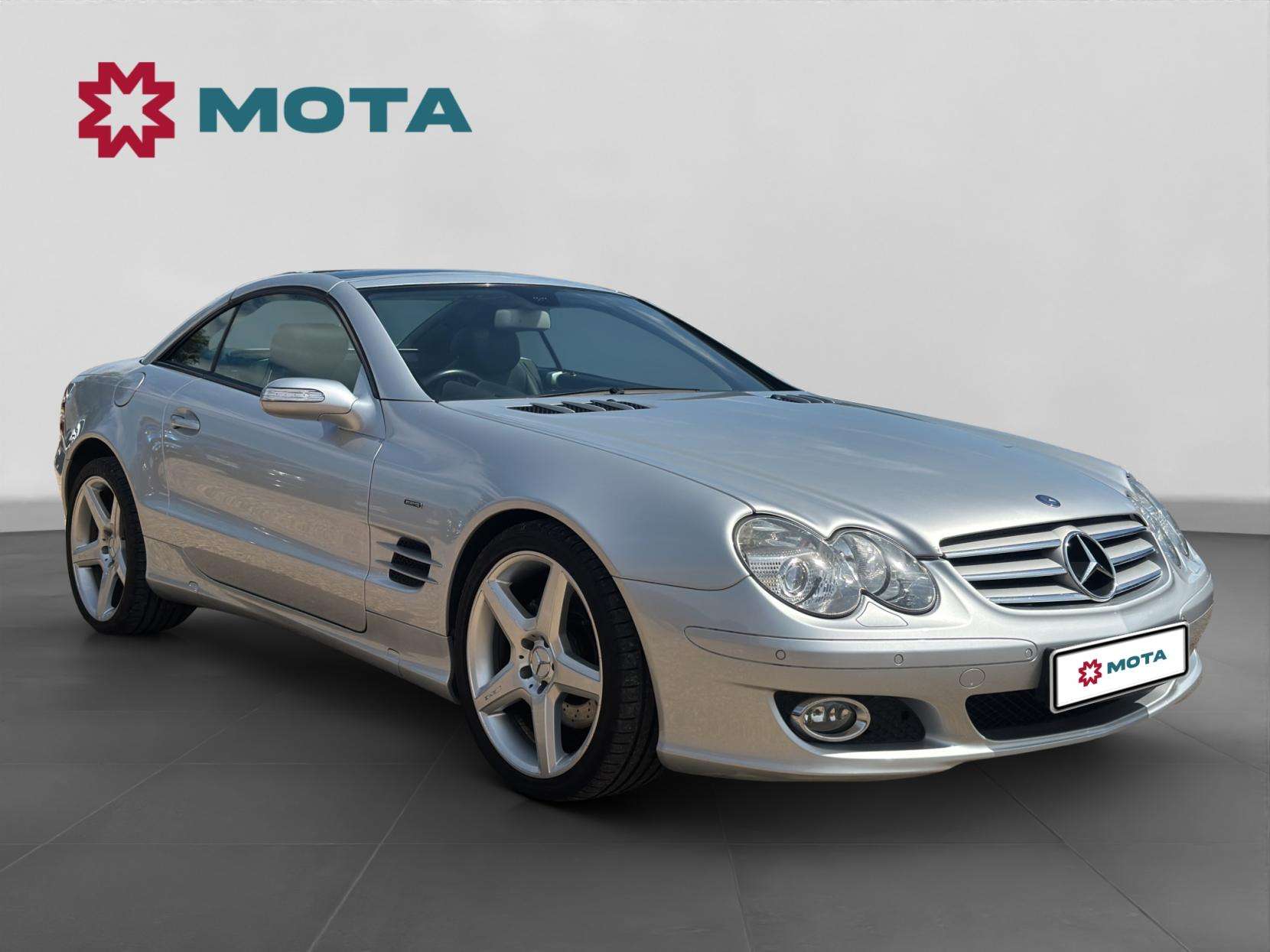 A 2007 MERCEDES-BENZ SL 3.5 SL350 Convertible 2dr Petrol 7G-Tronic (246 g/km, 272 bhp) A 2007 MERCEDES-BENZ SL 3.5 SL350 Convertible 2dr Petrol 7G-Tronic (246 g/km, 272 bhp)