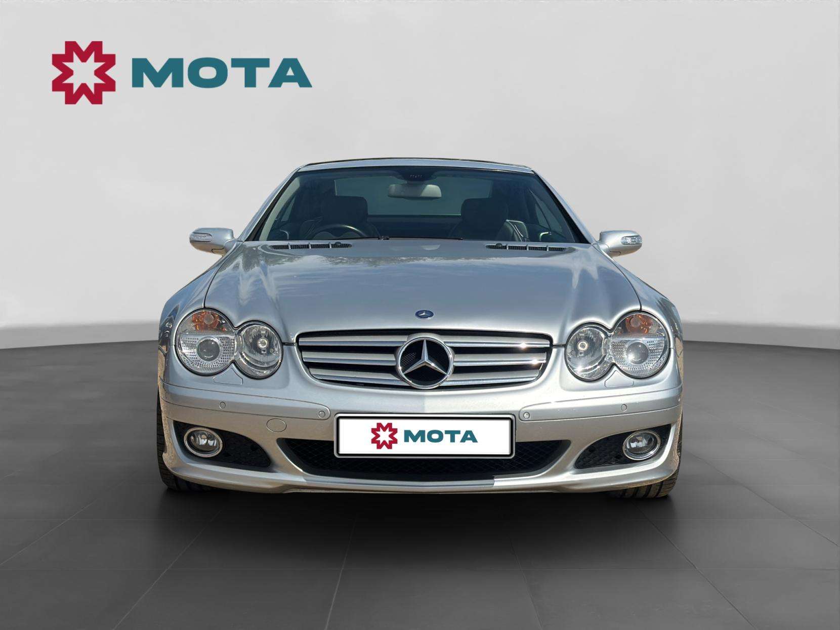 A 2007 MERCEDES-BENZ SL 3.5 SL350 Convertible 2dr Petrol 7G-Tronic (246 g/km, 272 bhp) A 2007 MERCEDES-BENZ SL 3.5 SL350 Convertible 2dr Petrol 7G-Tronic (246 g/km, 272 bhp)