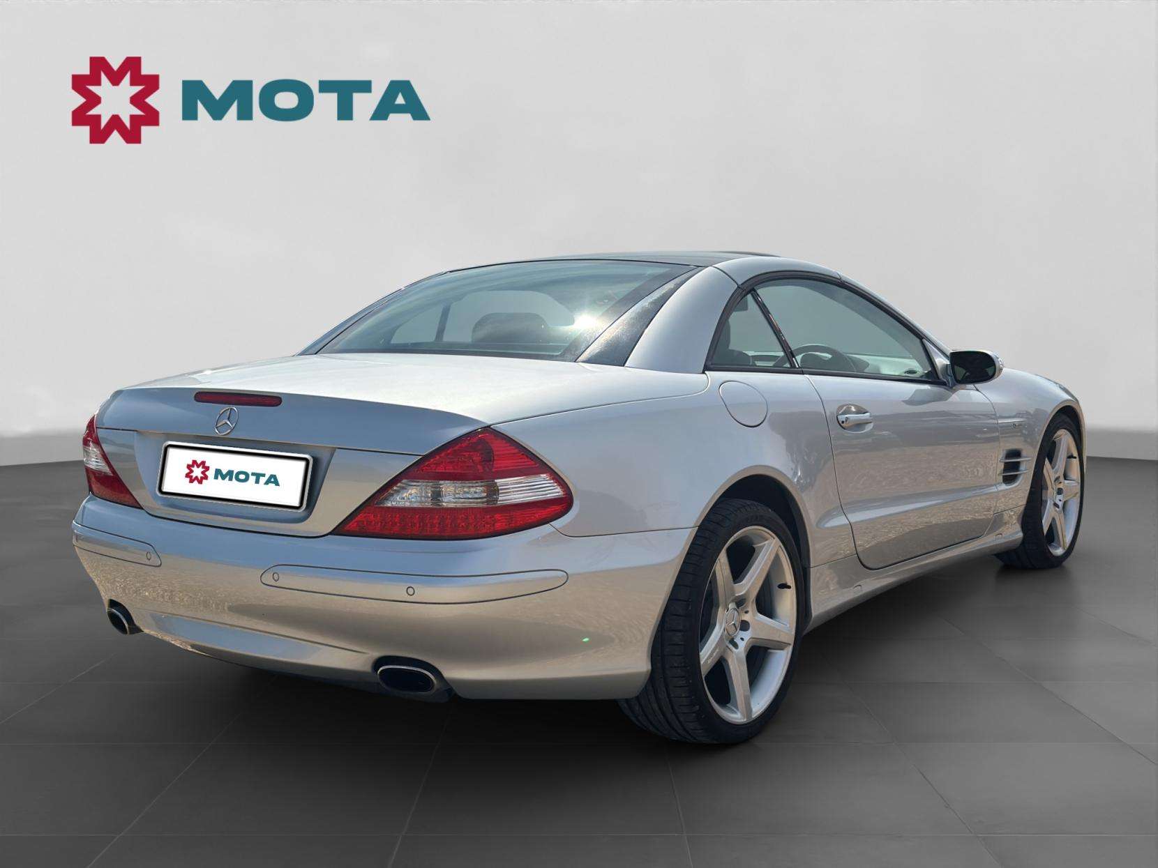 A 2007 MERCEDES-BENZ SL 3.5 SL350 Convertible 2dr Petrol 7G-Tronic (246 g/km, 272 bhp) A 2007 MERCEDES-BENZ SL 3.5 SL350 Convertible 2dr Petrol 7G-Tronic (246 g/km, 272 bhp)