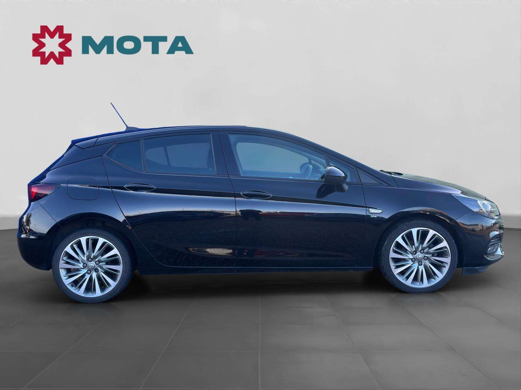 A 2020 VAUXHALL ASTRA 1.5 Turbo D SRi VX Line Nav Hatchback 5dr Diesel Manual Euro 6 (s/s) (122 ps) A 2020 VAUXHALL ASTRA 1.5 Turbo D SRi VX Line Nav Hatchback 5dr Diesel Manual Euro 6 (s/s) (122 ps)