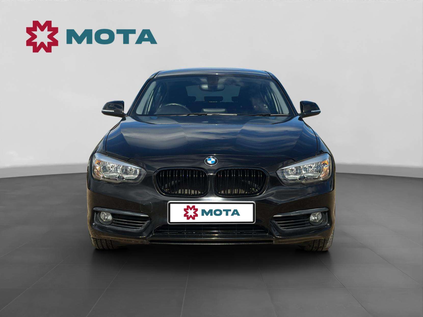 A 2018 BMW 1 SERIES 2.0 118d SE Hatchback 5dr Diesel Manual Euro 6 (s/s) (150 ps) A 2018 BMW 1 SERIES 2.0 118d SE Hatchback 5dr Diesel Manual Euro 6 (s/s) (150 ps)