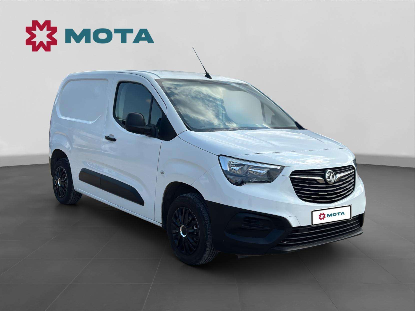 A 2019 VAUXHALL COMBO 1.6 Turbo D 2000 Edition Panel Van 4dr Diesel Manual L1 H1 Euro 6 (s/s) (100 ps) A 2019 VAUXHALL COMBO 1.6 Turbo D 2000 Edition Panel Van 4dr Diesel Manual L1 H1 Euro 6 (s/s) (100 ps)