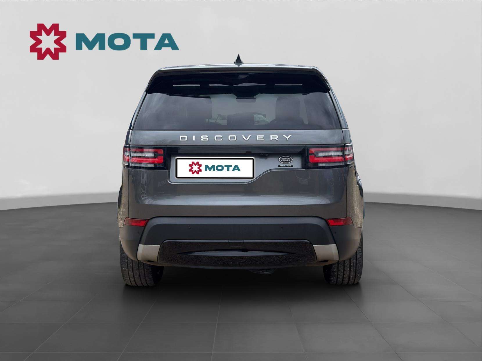 A 2017 LAND ROVER DISCOVERY 3.0 TD V6 HSE Luxury SUV 5dr Diesel Auto 4WD Euro 6 (s/s) (258 ps) A 2017 LAND ROVER DISCOVERY 3.0 TD V6 HSE Luxury SUV 5dr Diesel Auto 4WD Euro 6 (s/s) (258 ps)