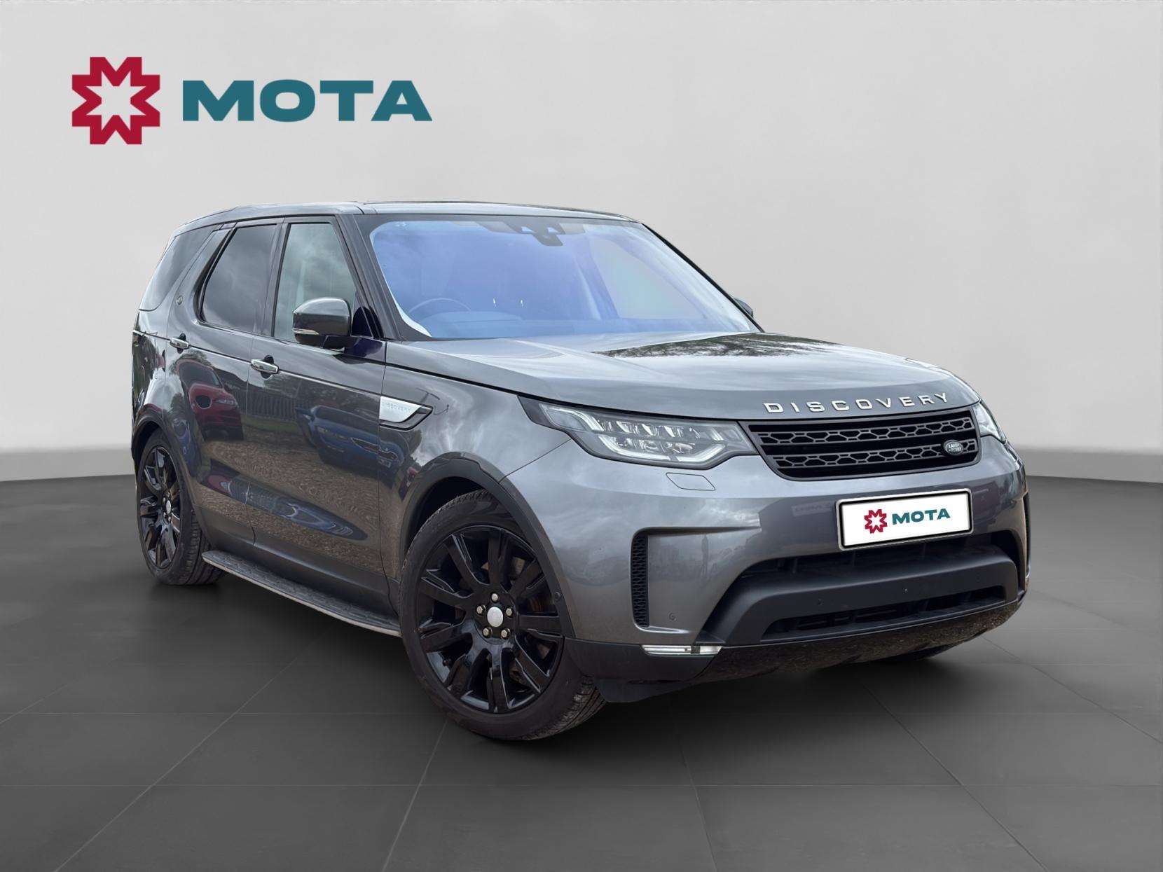 A 2017 LAND ROVER DISCOVERY 3.0 TD V6 HSE Luxury SUV 5dr Diesel Auto 4WD Euro 6 (s/s) (258 ps) A 2017 LAND ROVER DISCOVERY 3.0 TD V6 HSE Luxury SUV 5dr Diesel Auto 4WD Euro 6 (s/s) (258 ps)