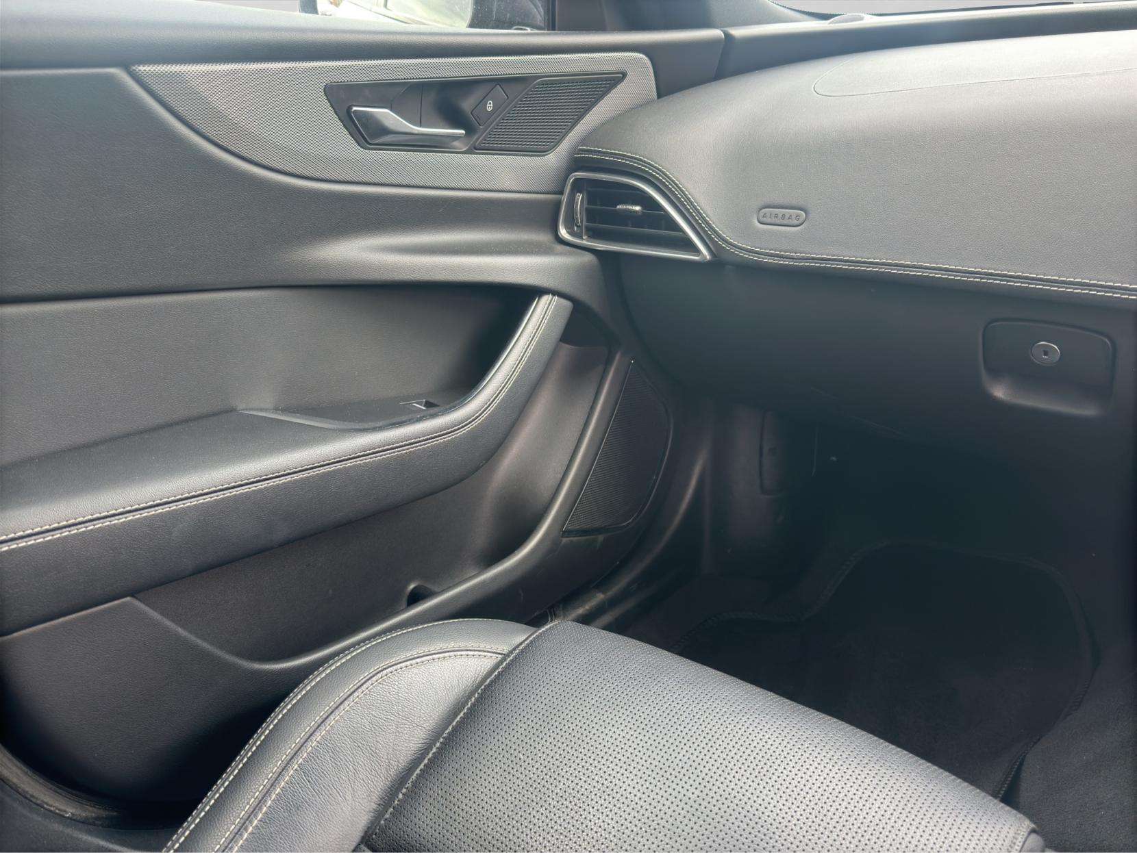 2019 JAGUAR XE 2019 JAGUAR XE
