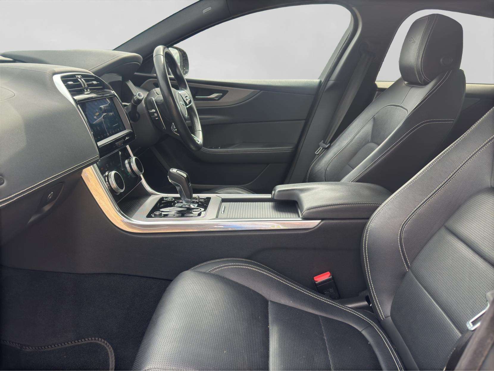 2019 JAGUAR XE 2019 JAGUAR XE