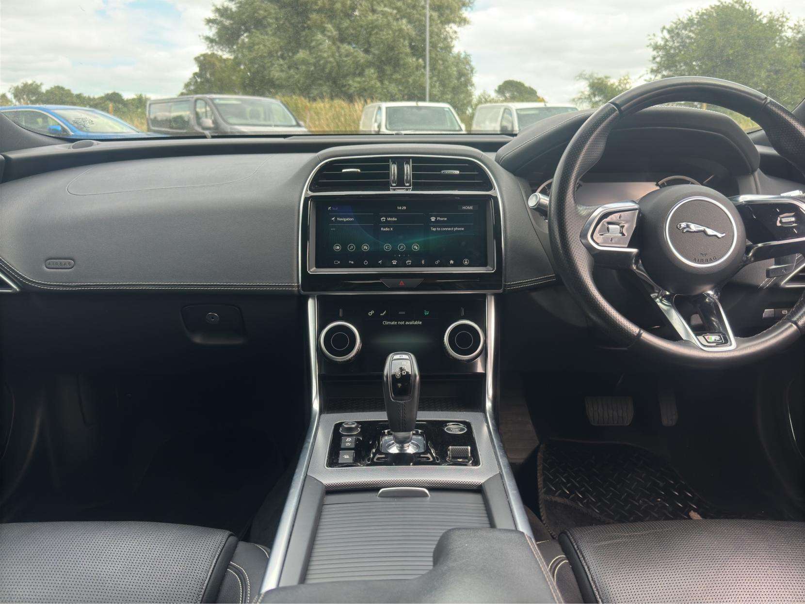 2019 JAGUAR XE 2019 JAGUAR XE