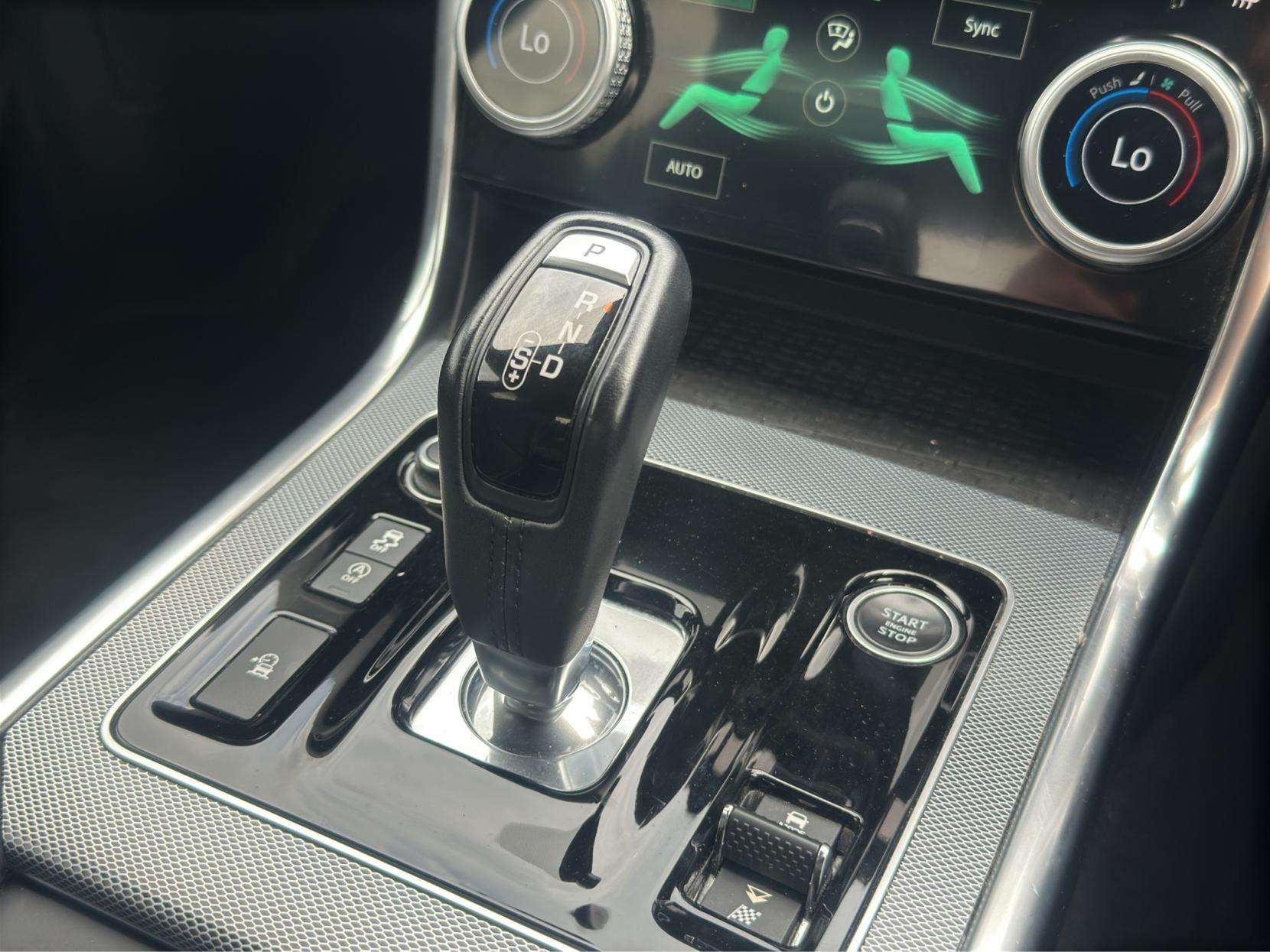 2019 JAGUAR XE 2019 JAGUAR XE