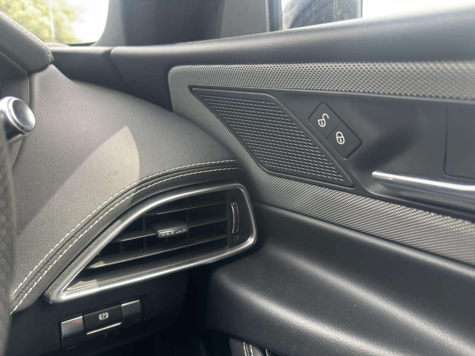 2019 JAGUAR XE 2019 JAGUAR XE