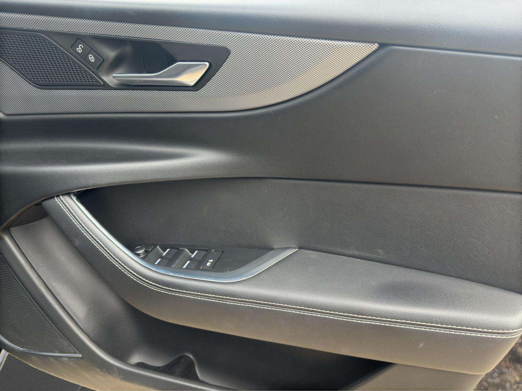 2019 JAGUAR XE 2019 JAGUAR XE