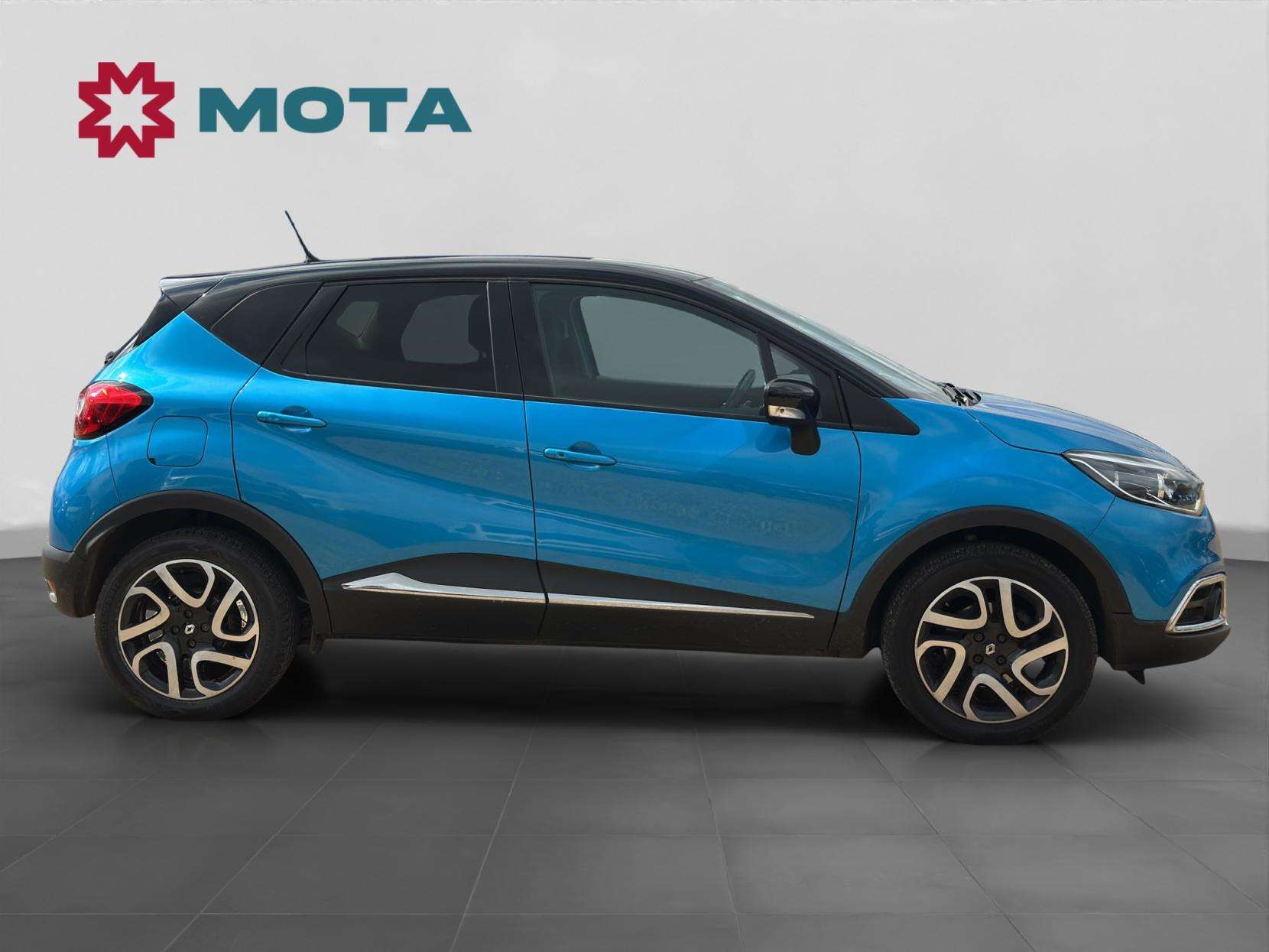 A 2016 RENAULT CAPTUR 1.2 TCe ENERGY Dynamique S Nav SUV 5dr Petrol Manual Euro 6 (s/s) (120 ps) A 2016 RENAULT CAPTUR 1.2 TCe ENERGY Dynamique S Nav SUV 5dr Petrol Manual Euro 6 (s/s) (120 ps)