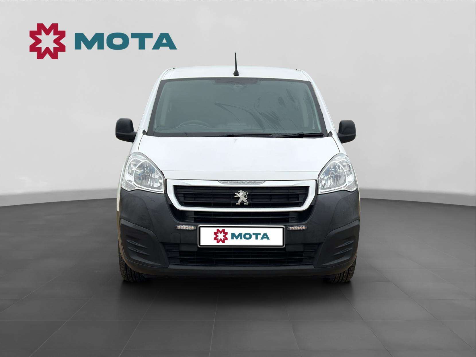 A 2018 PEUGEOT PARTNER 1.6 BlueHDi 651 Professional Panel Van 5dr Diesel Manual L1 (112 g/km, 73.97 bhp) A 2018 PEUGEOT PARTNER 1.6 BlueHDi 651 Professional Panel Van 5dr Diesel Manual L1 (112 g/km, 73.97 bhp)