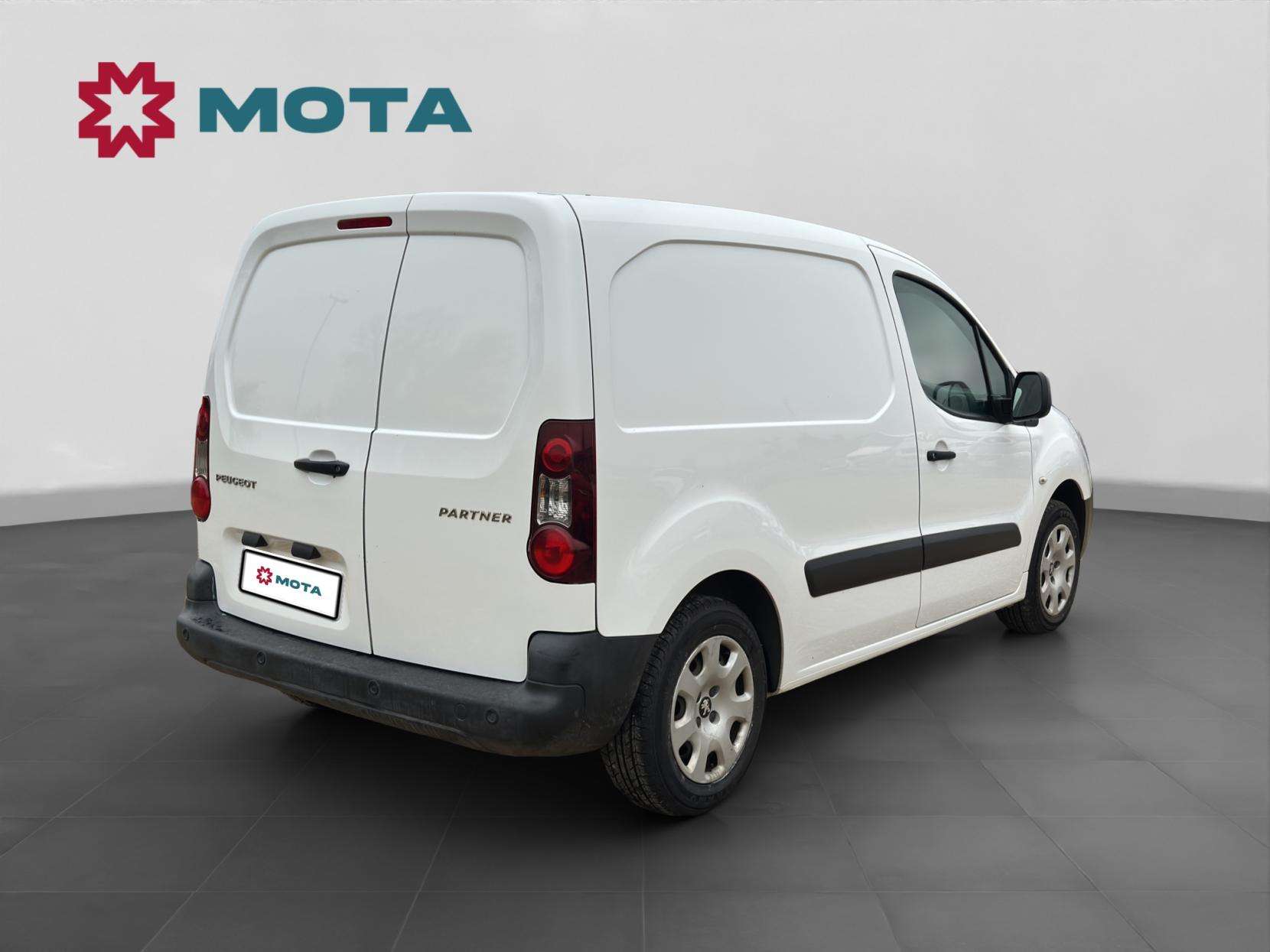 A 2018 PEUGEOT PARTNER 1.6 BlueHDi 651 Professional Panel Van 5dr Diesel Manual L1 (112 g/km, 73.97 bhp) A 2018 PEUGEOT PARTNER 1.6 BlueHDi 651 Professional Panel Van 5dr Diesel Manual L1 (112 g/km, 73.97 bhp)