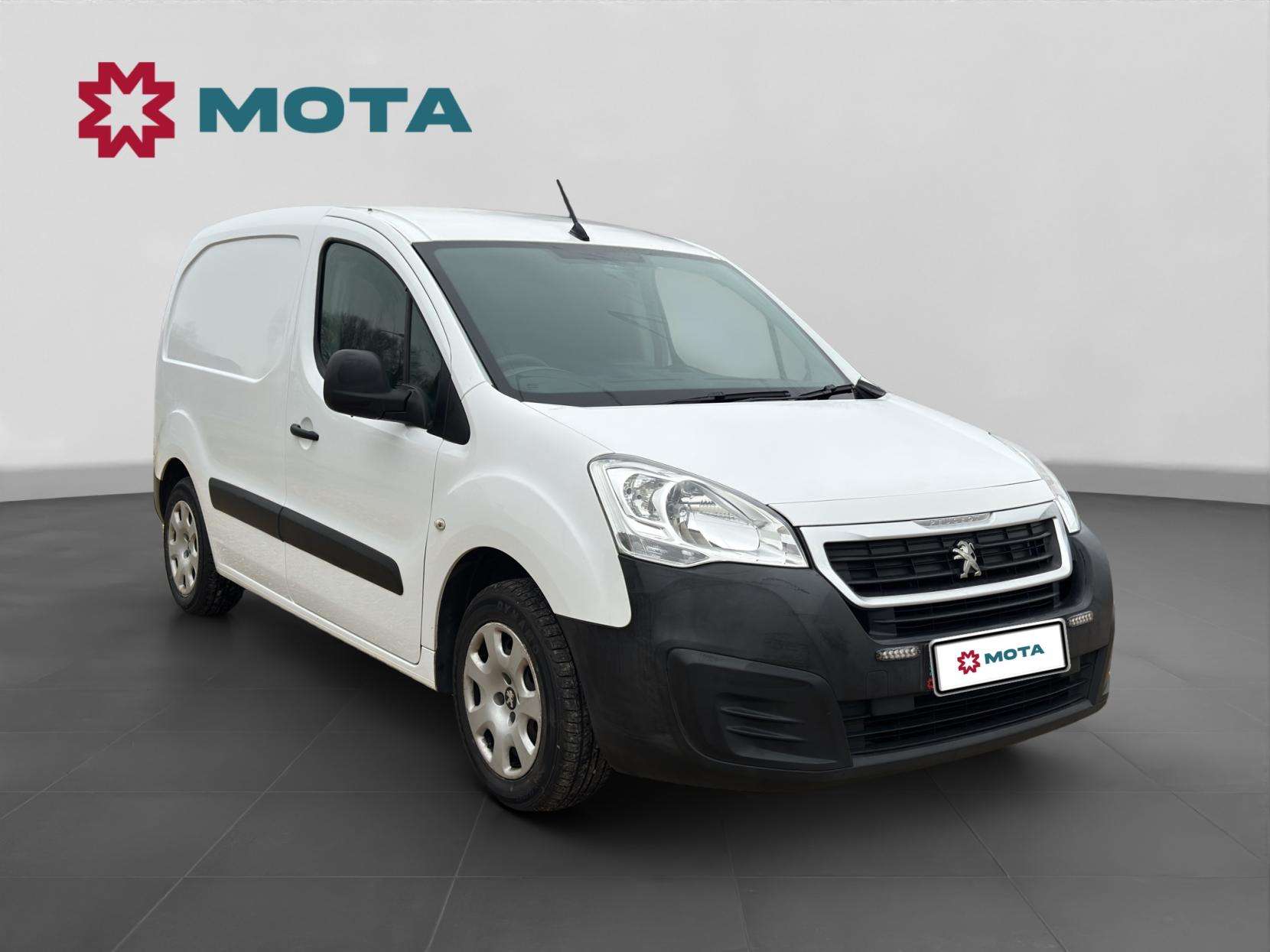 A 2018 PEUGEOT PARTNER 1.6 BlueHDi 651 Professional Panel Van 5dr Diesel Manual L1 (112 g/km, 73.97 bhp) A 2018 PEUGEOT PARTNER 1.6 BlueHDi 651 Professional Panel Van 5dr Diesel Manual L1 (112 g/km, 73.97 bhp)