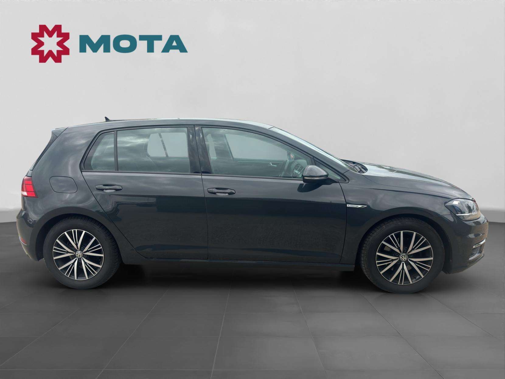 A 2018 VOLKSWAGEN GOLF 1.5 TSI EVO SE Nav Hatchback 5dr Petrol DSG Euro 6 (s/s) (130 ps) A 2018 VOLKSWAGEN GOLF 1.5 TSI EVO SE Nav Hatchback 5dr Petrol DSG Euro 6 (s/s) (130 ps)