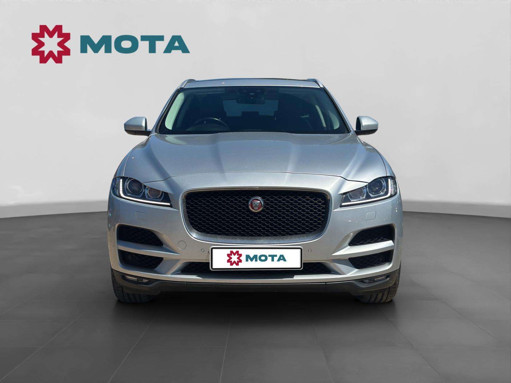 A 2018 JAGUAR F-PACE 3.0 D300 V6 Portfolio SUV 5dr Diesel Auto AWD Euro 6 (s/s) (300 ps) A 2018 JAGUAR F-PACE 3.0 D300 V6 Portfolio SUV 5dr Diesel Auto AWD Euro 6 (s/s) (300 ps)