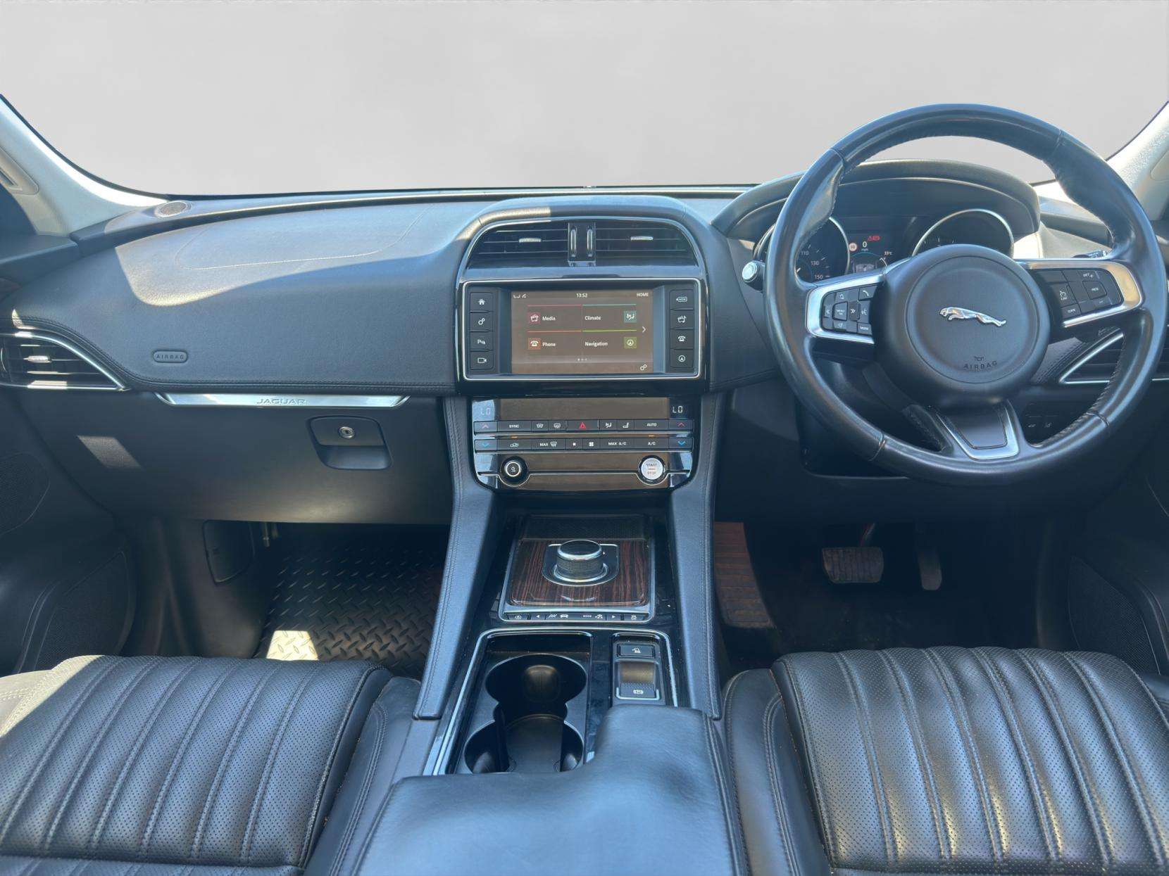2018 JAGUAR F-PACE 2018 JAGUAR F-PACE