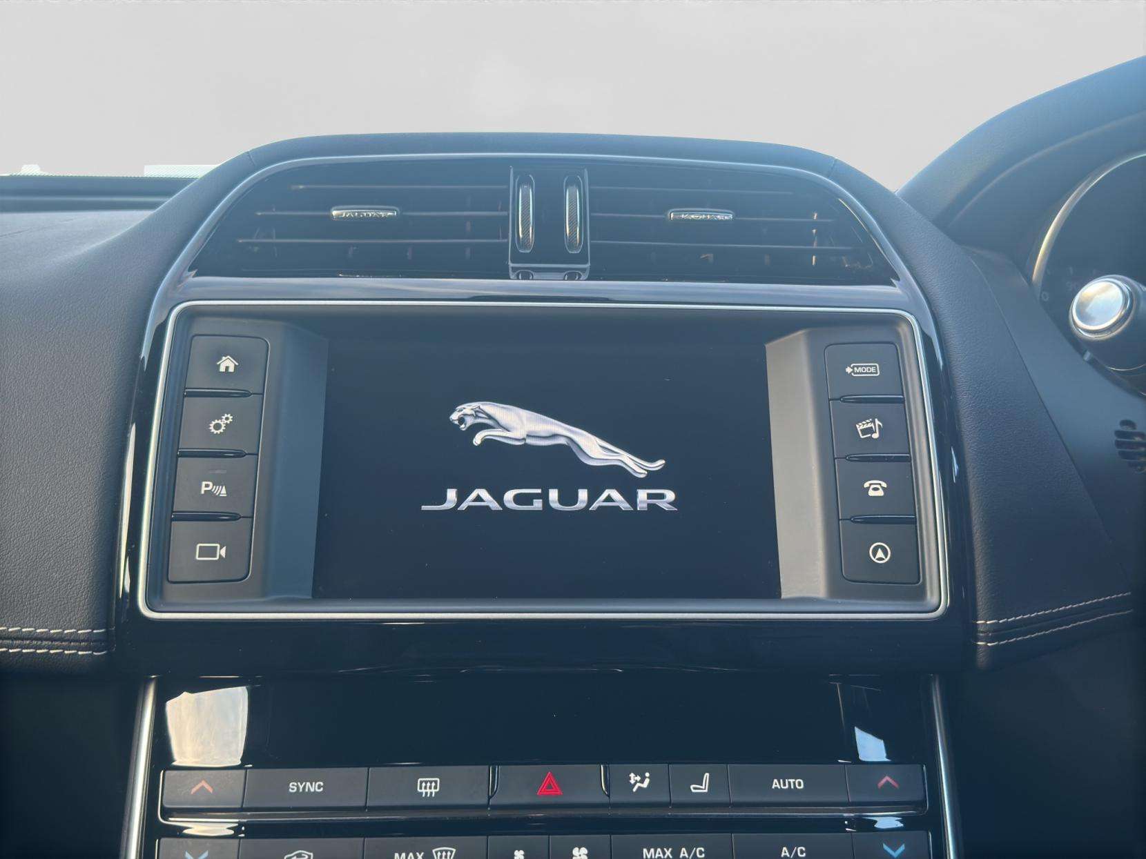 2016 JAGUAR XE 2016 JAGUAR XE