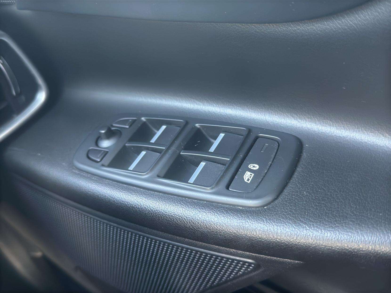 2016 JAGUAR XE 2016 JAGUAR XE