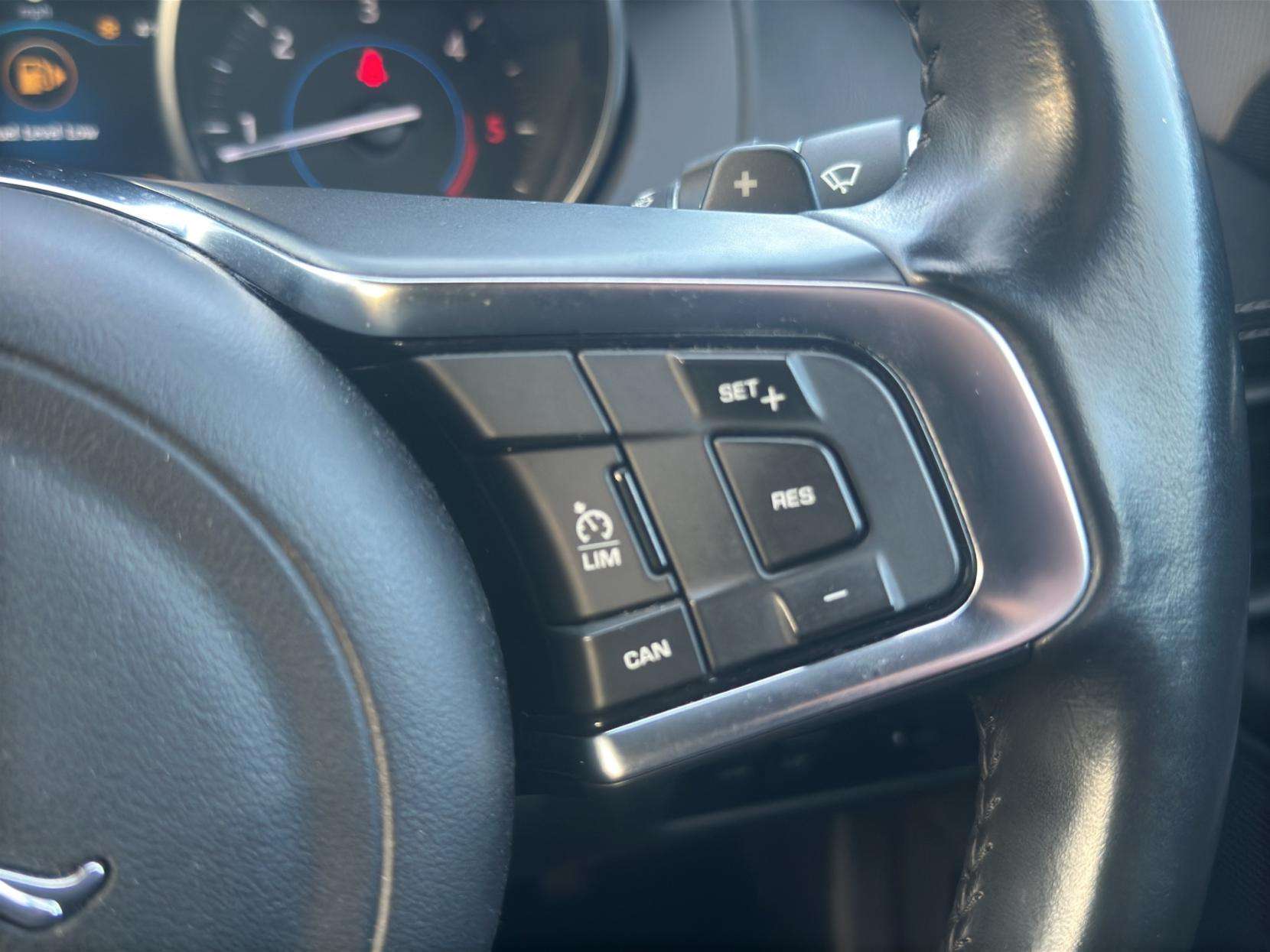 2016 JAGUAR XE 2016 JAGUAR XE