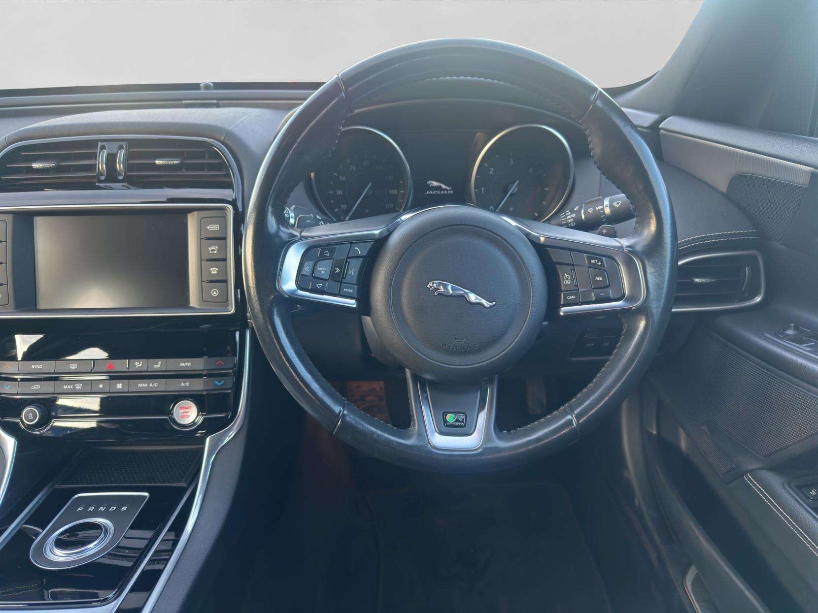 2016 JAGUAR XE 2016 JAGUAR XE