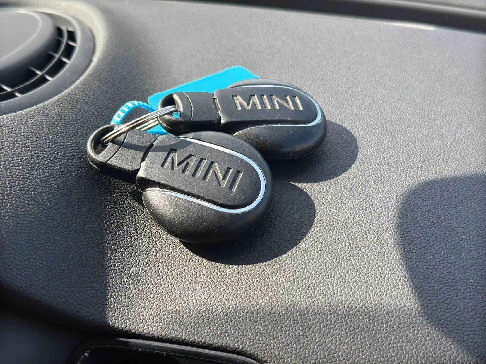 2016 MINI CLUBMAN 2016 MINI CLUBMAN