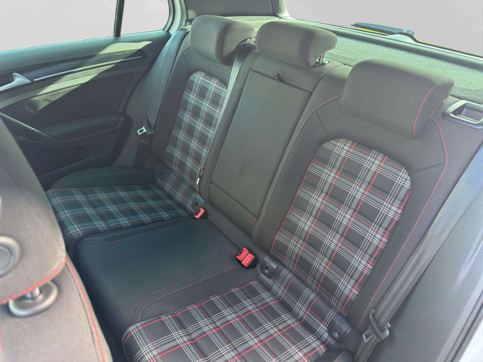 2016 VOLKSWAGEN GOLF 2016 VOLKSWAGEN GOLF