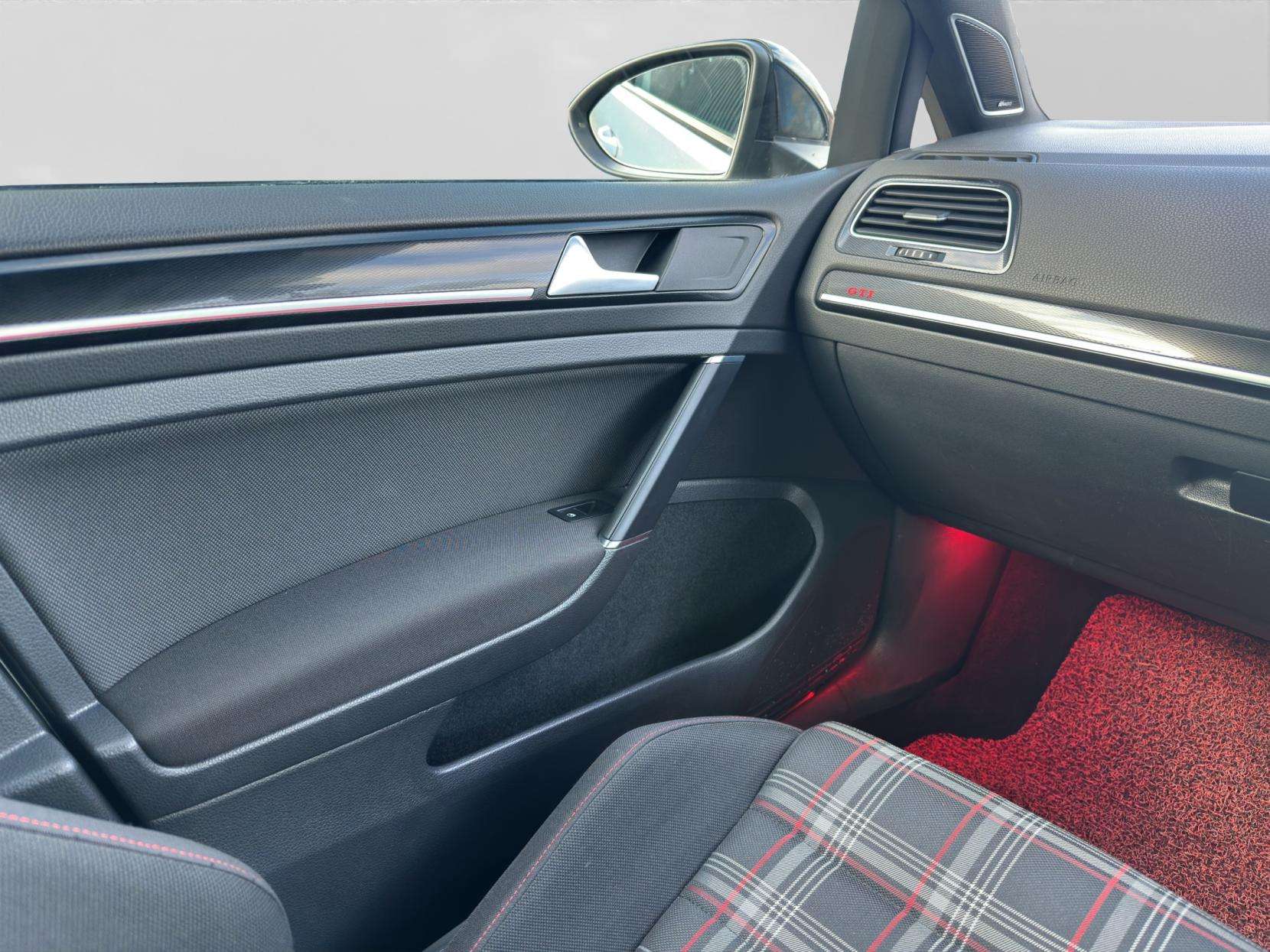 2016 VOLKSWAGEN GOLF 2016 VOLKSWAGEN GOLF