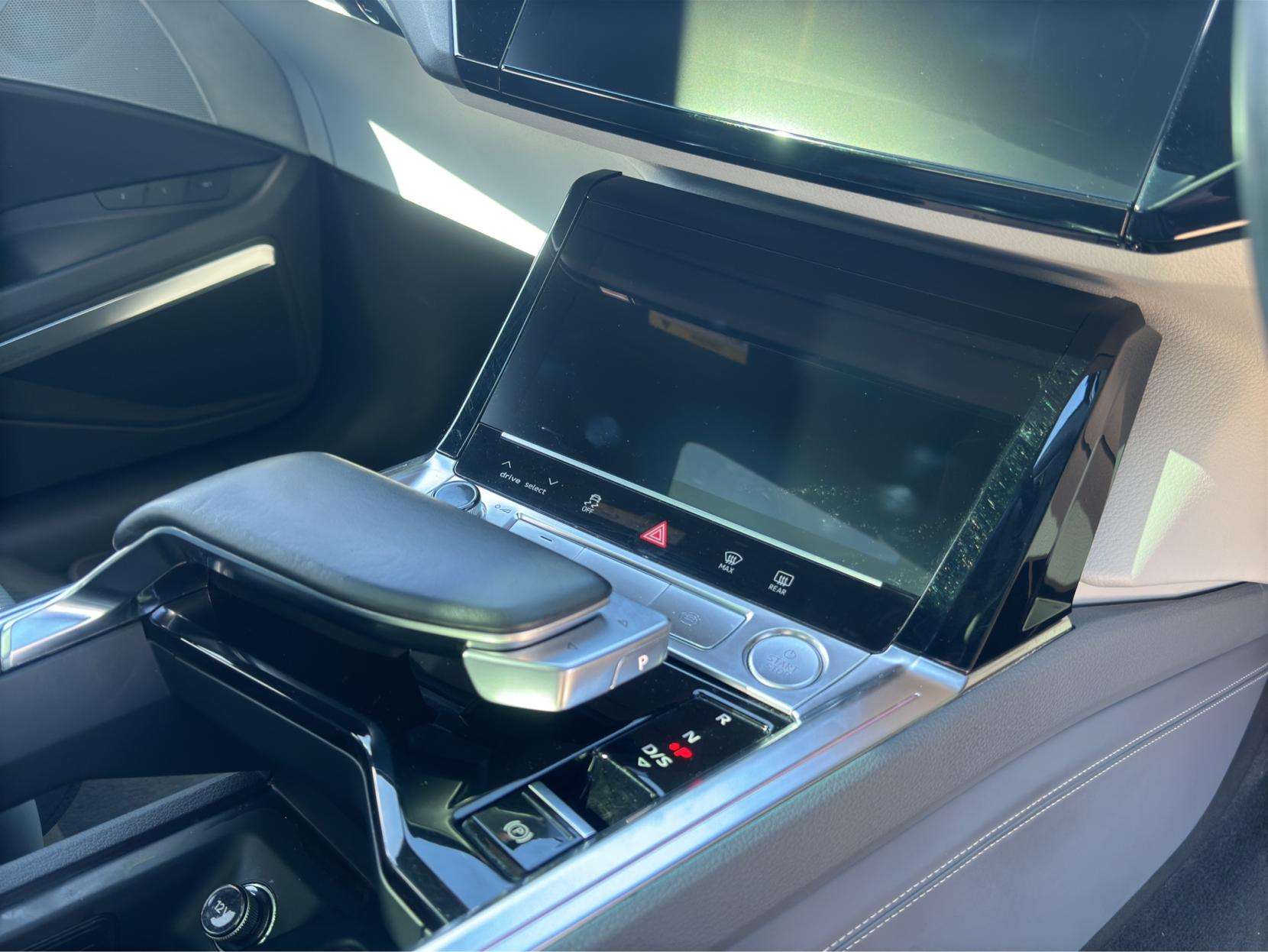 2021 AUDI E-TRON 2021 AUDI E-TRON