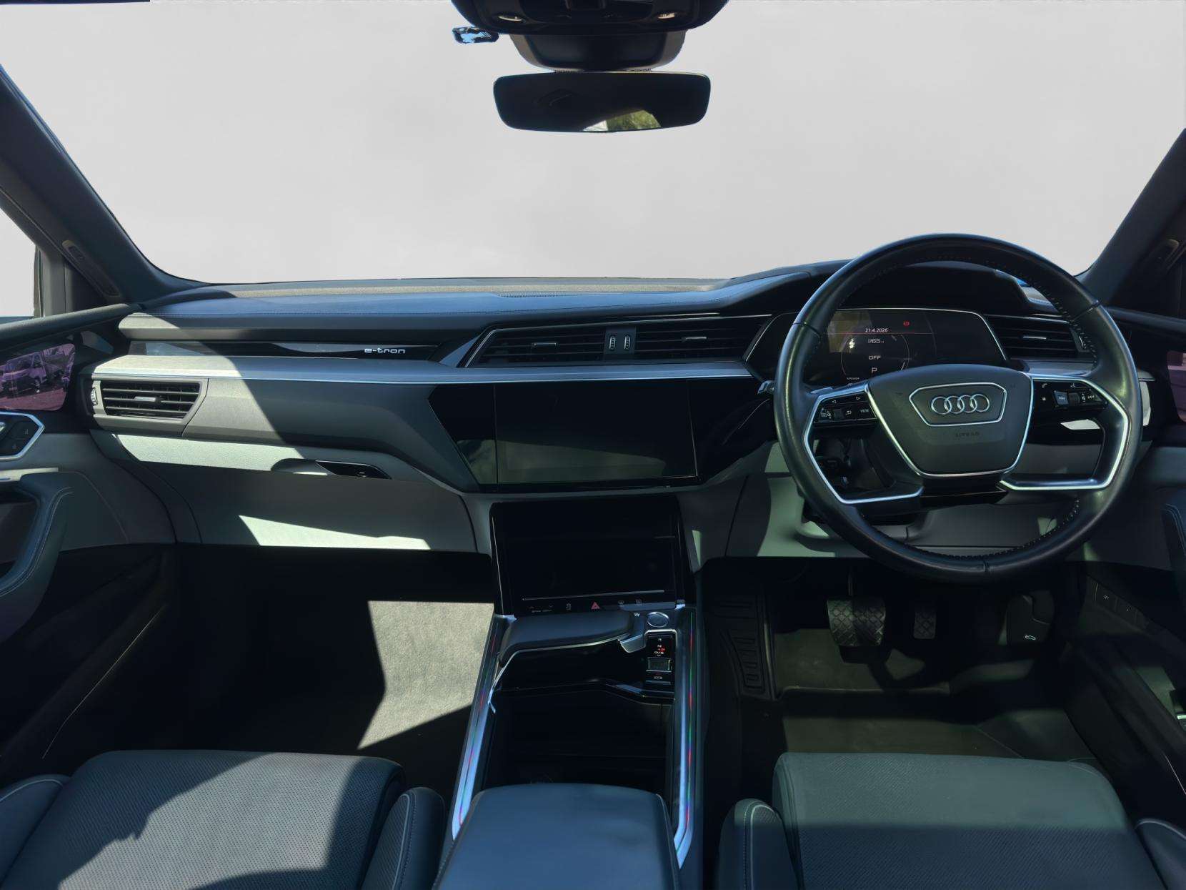 2021 AUDI E-TRON 2021 AUDI E-TRON