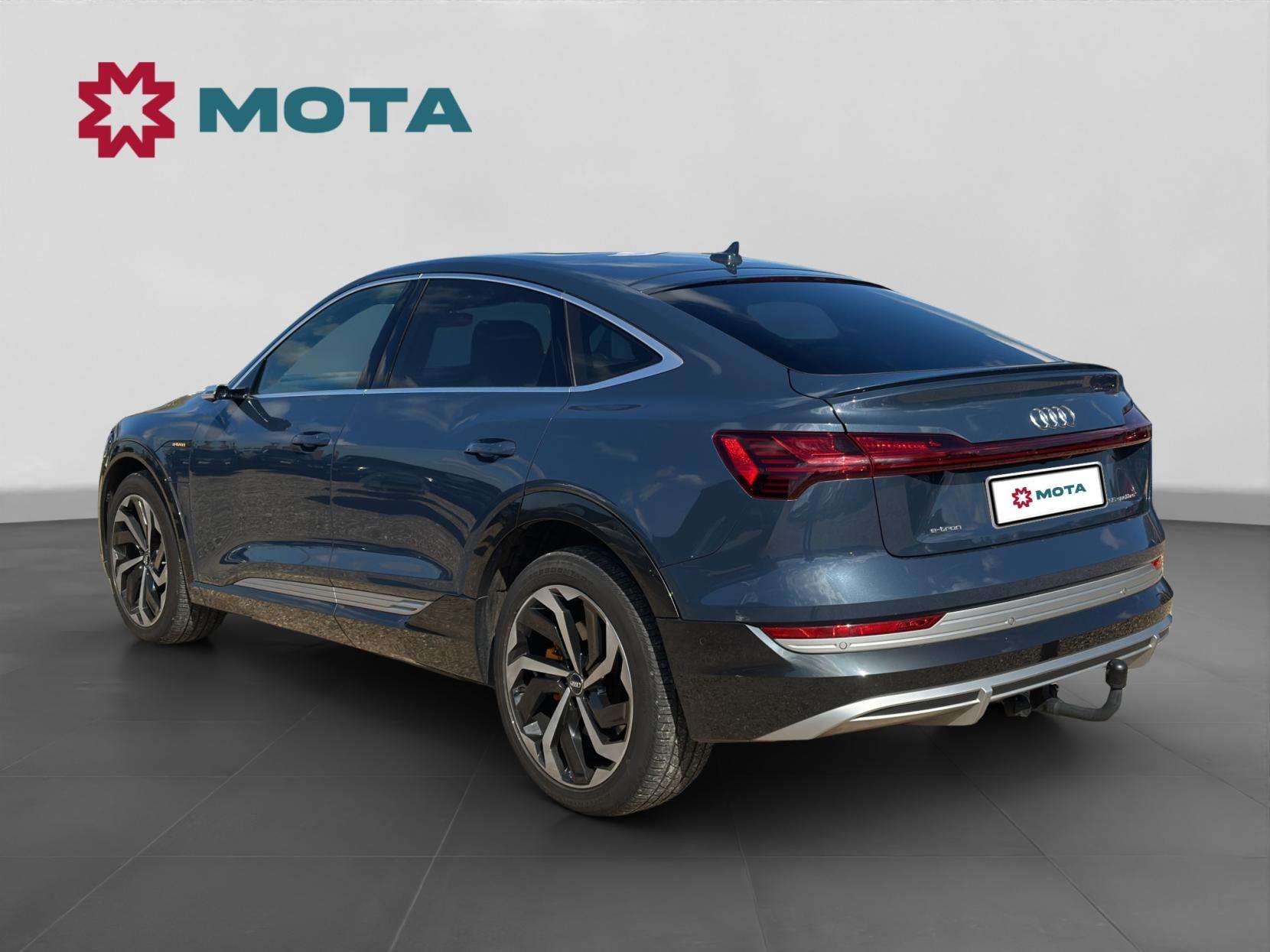 2021 AUDI E-TRON 2021 AUDI E-TRON