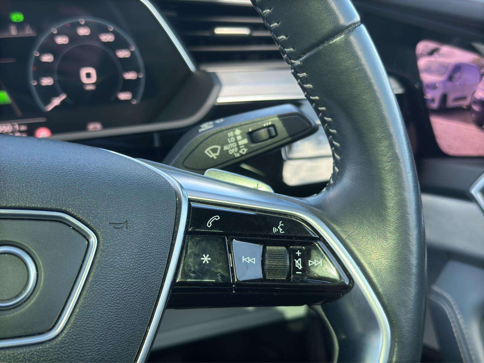 2021 AUDI E-TRON 2021 AUDI E-TRON