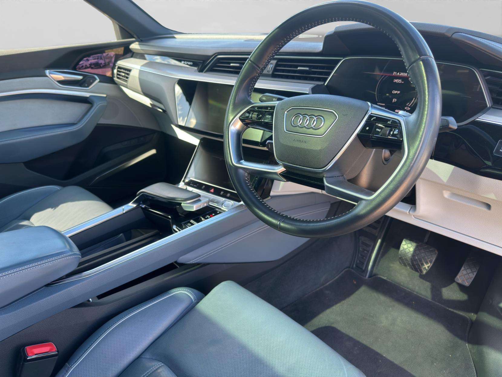 2021 AUDI E-TRON 2021 AUDI E-TRON