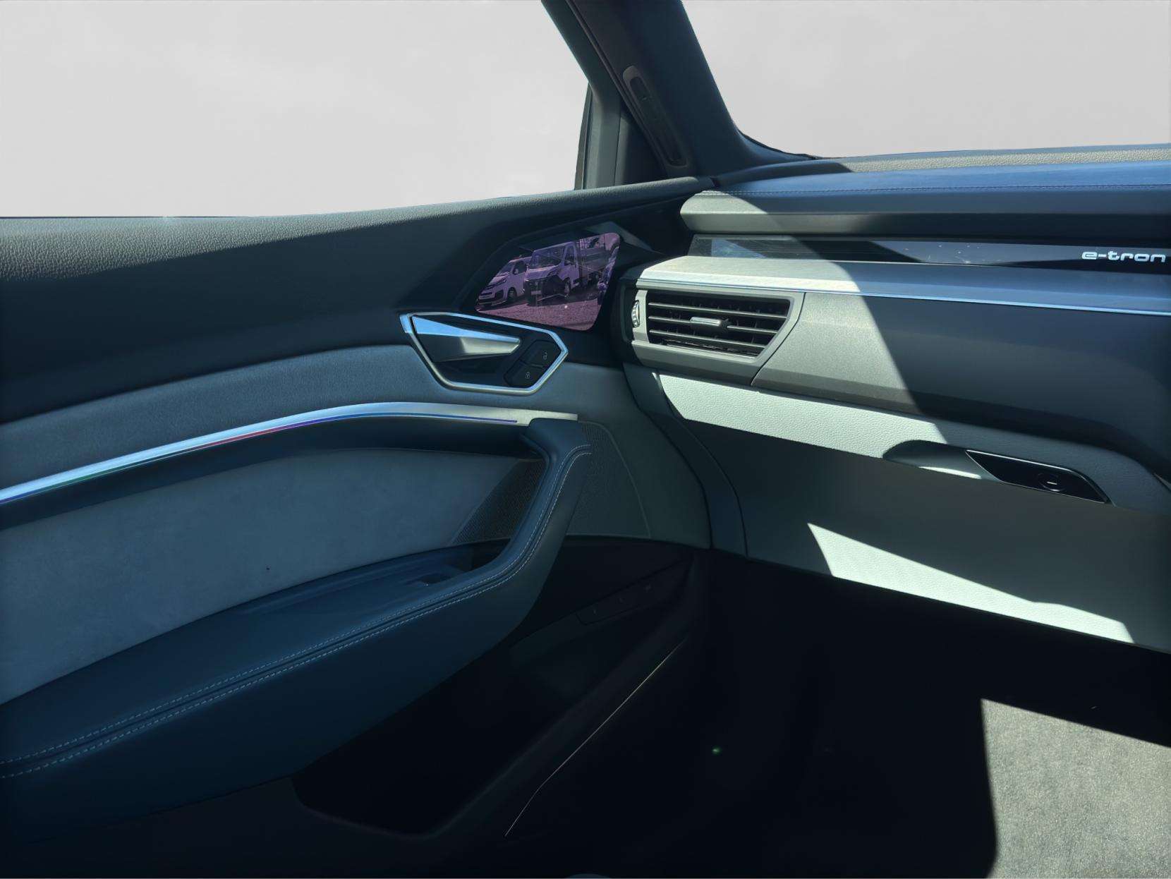 2021 AUDI E-TRON 2021 AUDI E-TRON