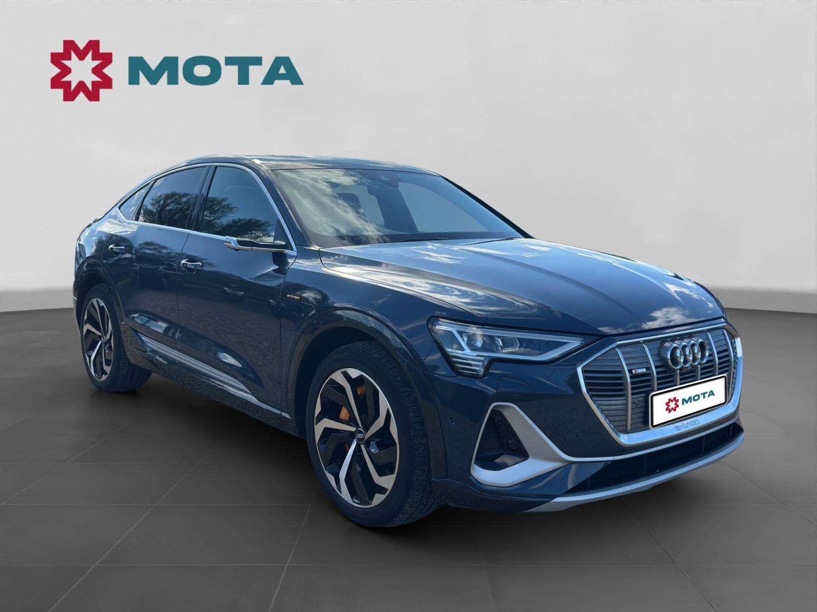 A 2021 AUDI E-TRON 55 Edition 1 Sportback 5dr Electric Auto quattro 95kWh (408 ps) A 2021 AUDI E-TRON 55 Edition 1 Sportback 5dr Electric Auto quattro 95kWh (408 ps)