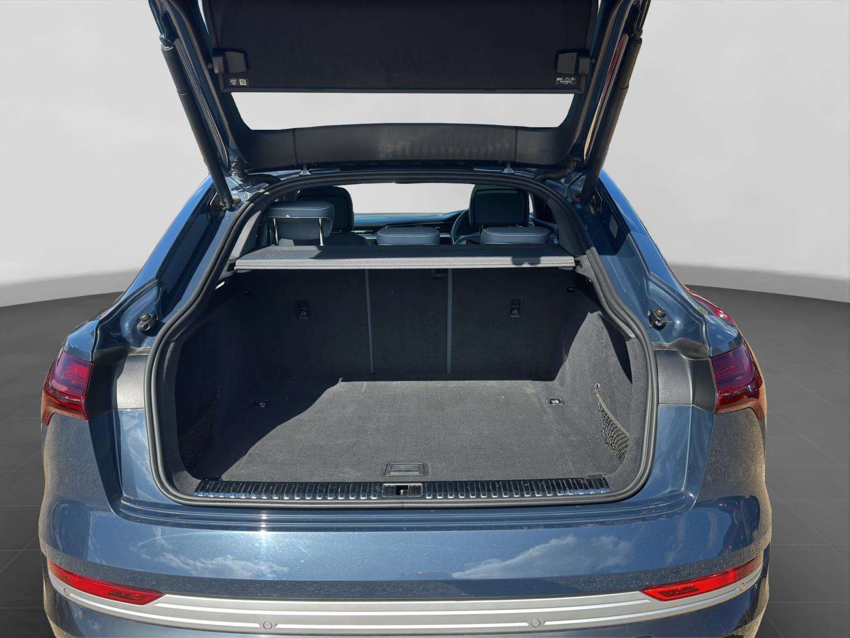 2021 AUDI E-TRON 2021 AUDI E-TRON