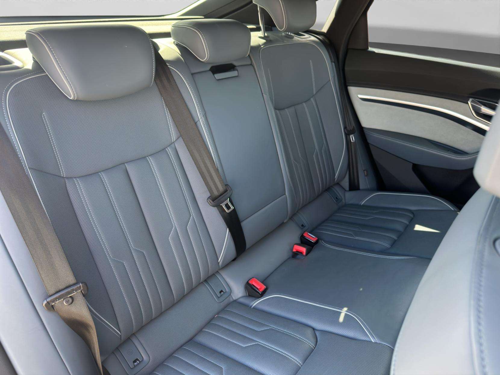 2021 AUDI E-TRON 2021 AUDI E-TRON