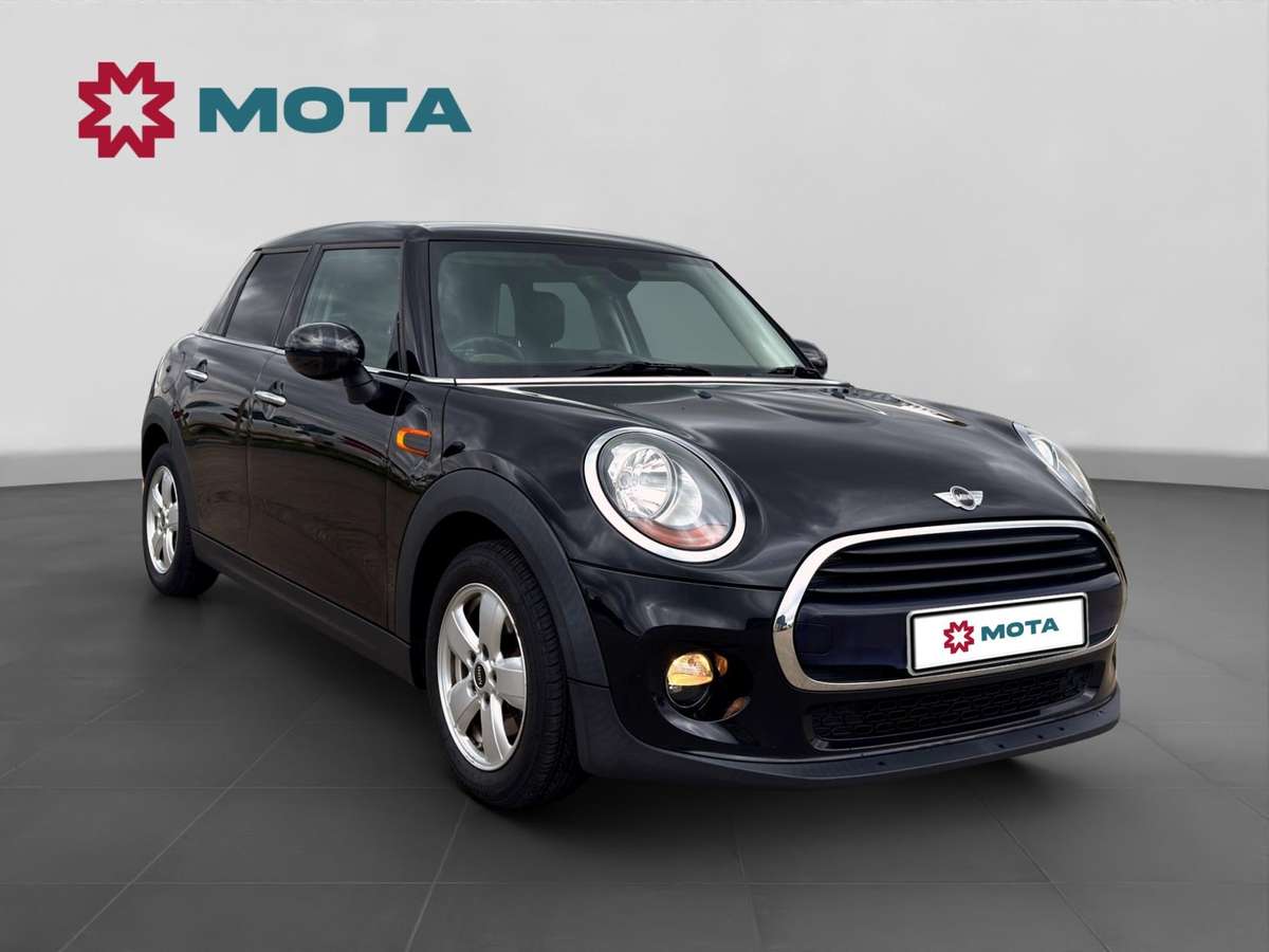 Check out this Mini Hatch 2016 Diesel Automatic