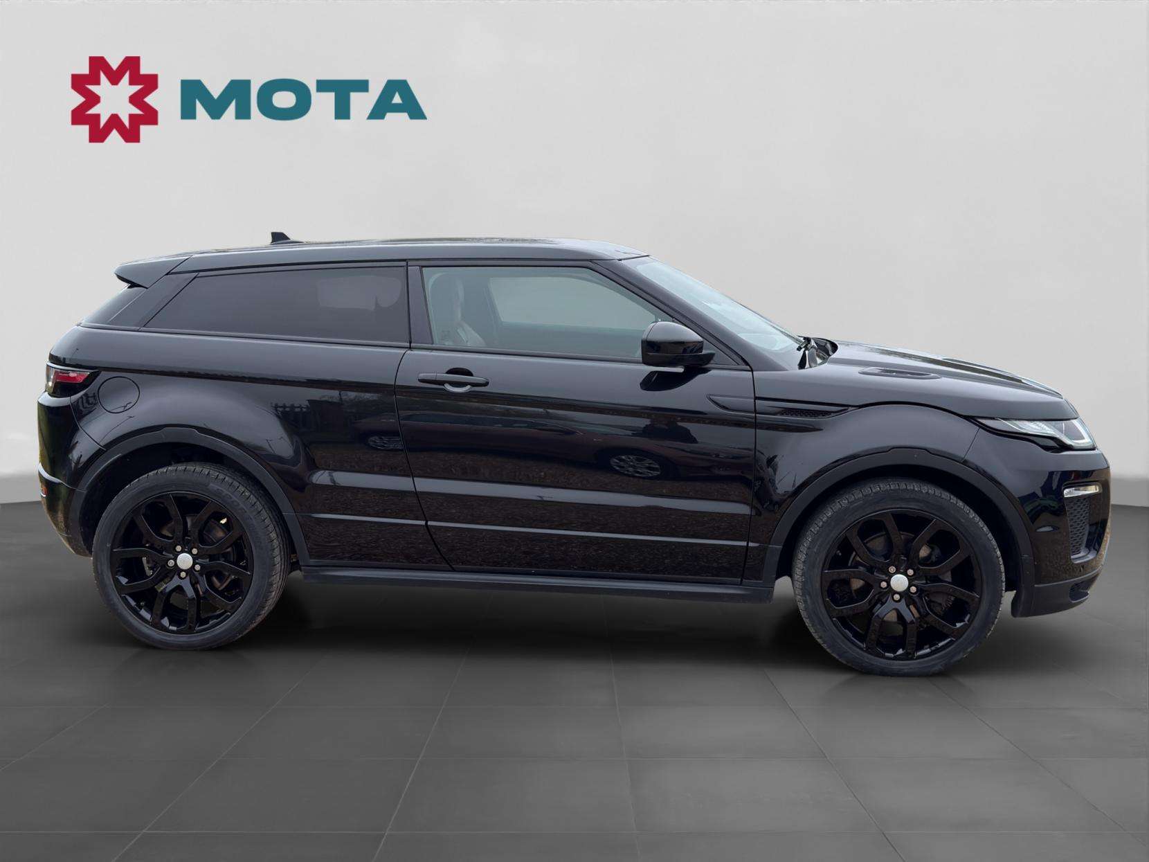 A 2016 LAND ROVER RANGE ROVER EVOQUE 2.0 TD4 HSE Dynamic Coupe 3dr Diesel Auto 4WD Euro 6 (s/s) (180 ps) A 2016 LAND ROVER RANGE ROVER EVOQUE 2.0 TD4 HSE Dynamic Coupe 3dr Diesel Auto 4WD Euro 6 (s/s) (180 ps)