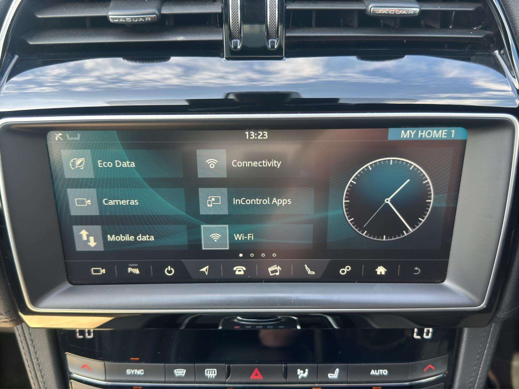 2018 JAGUAR F-PACE 2018 JAGUAR F-PACE