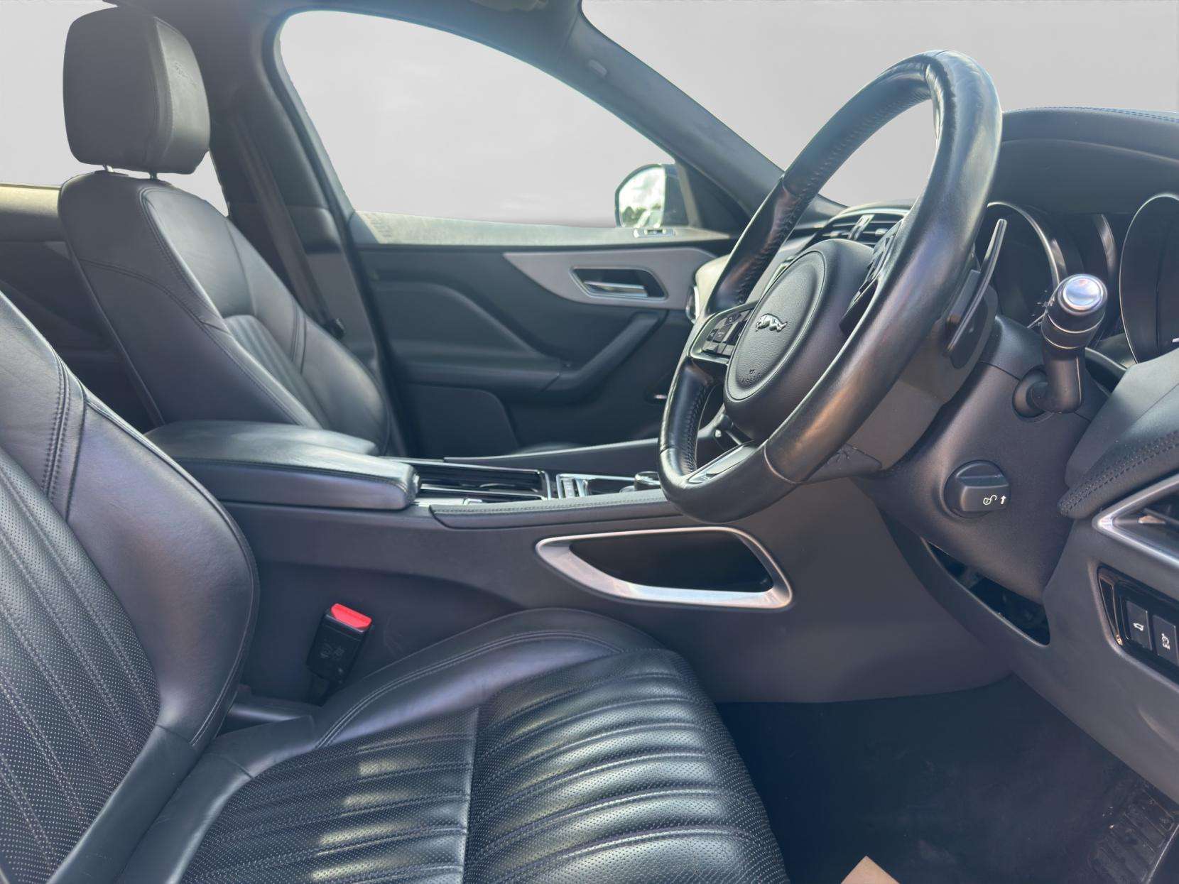 2018 JAGUAR F-PACE 2018 JAGUAR F-PACE