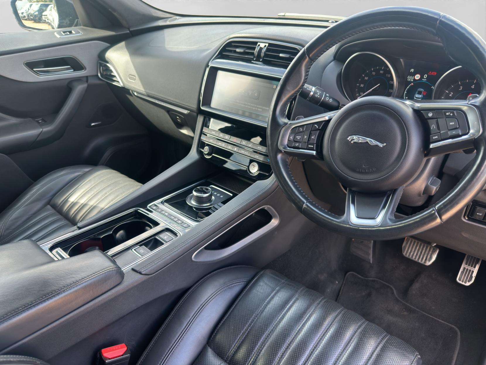 2018 JAGUAR F-PACE 2018 JAGUAR F-PACE